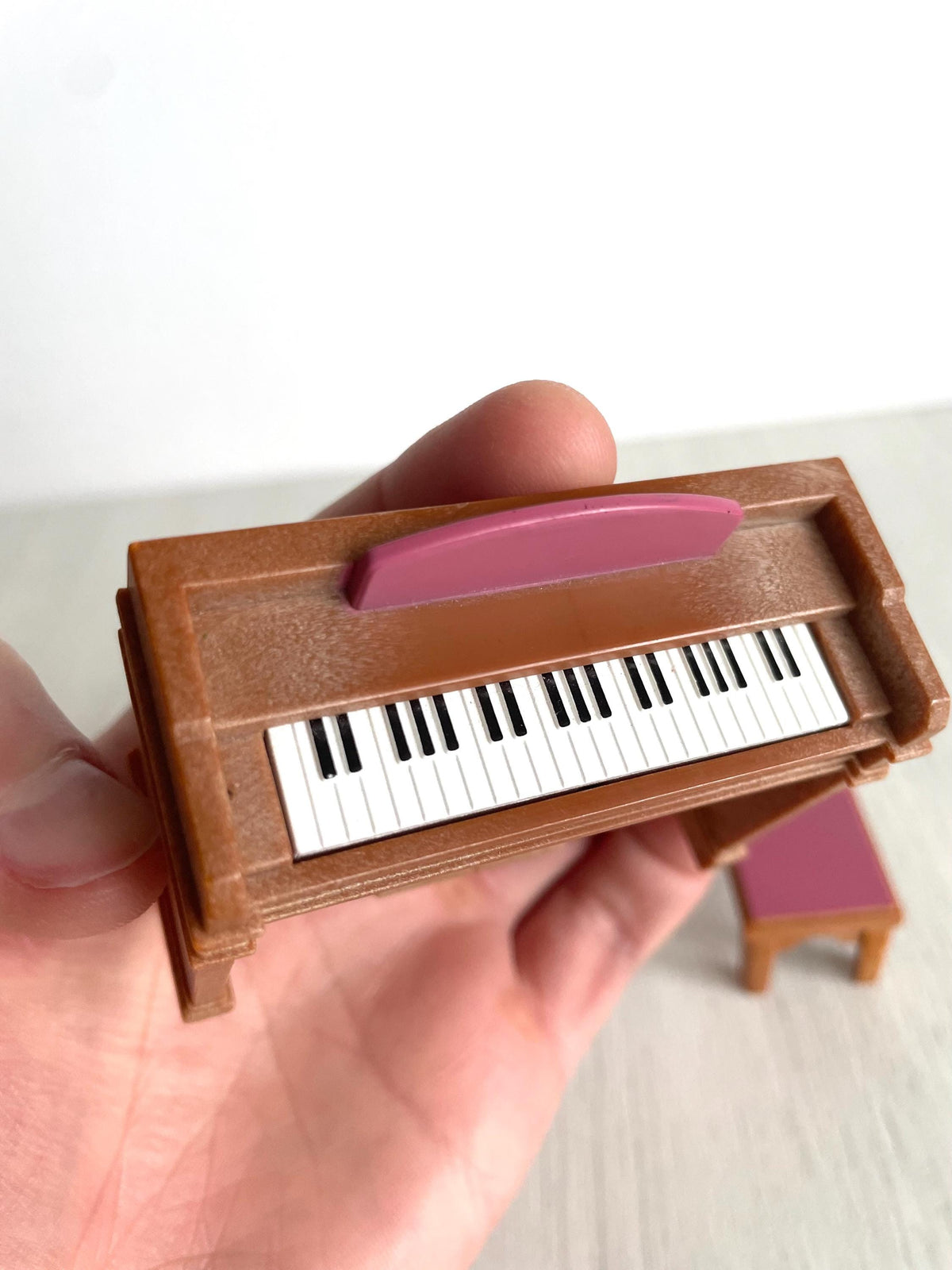 Vintage dollhouse piano, Sylvanian Families Rainbow nursery piano replacement part, photo 3
