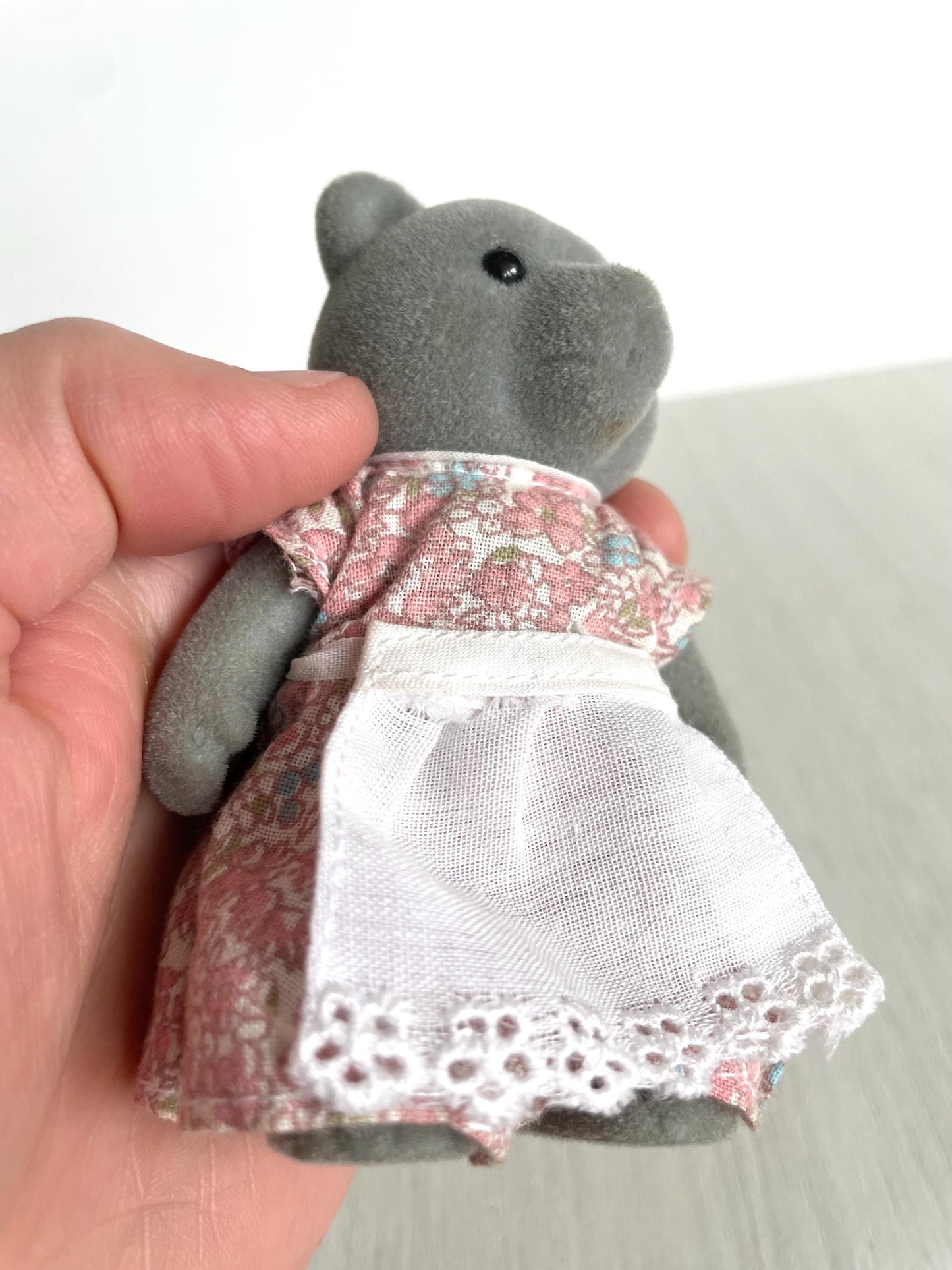 Collectible Honeysuckle Evergreen mother bear — Sylvanian Families / Calico Critters