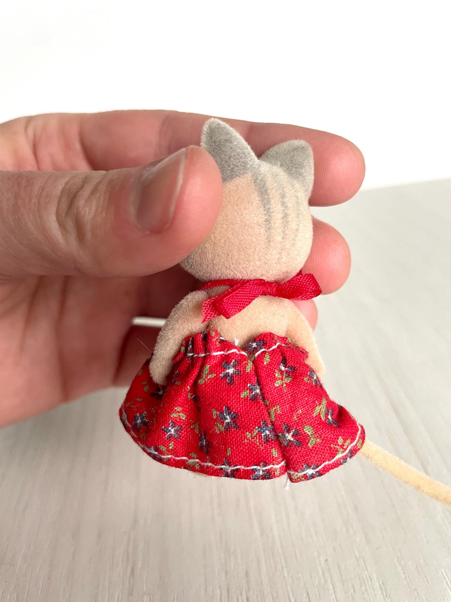 Rare retro Catwood cat figure — vintage Sylvanian Families / Calico Critters