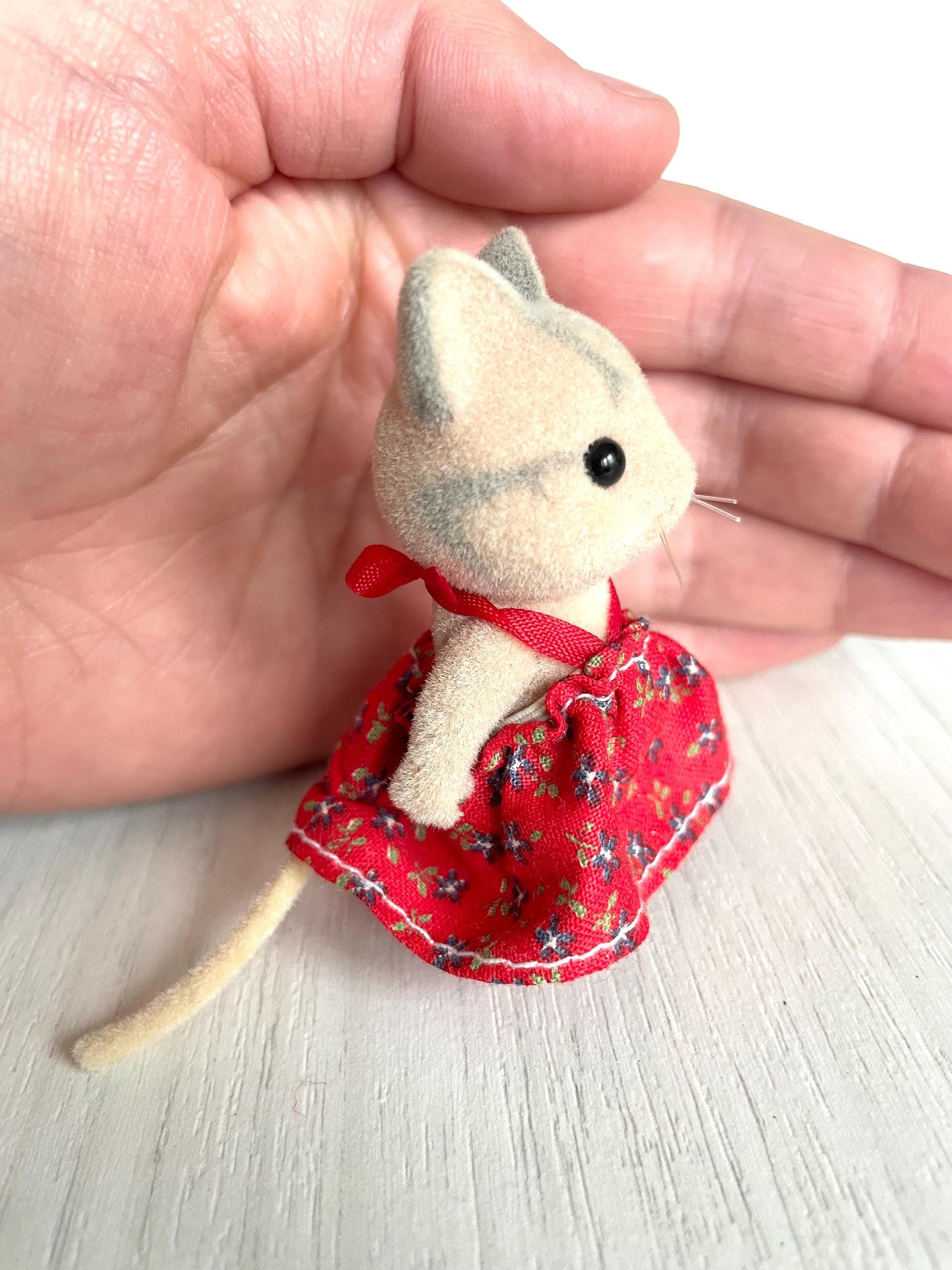 Vintage 1980s Catwood cat figurine — Sylvanian Families / Calico Critters