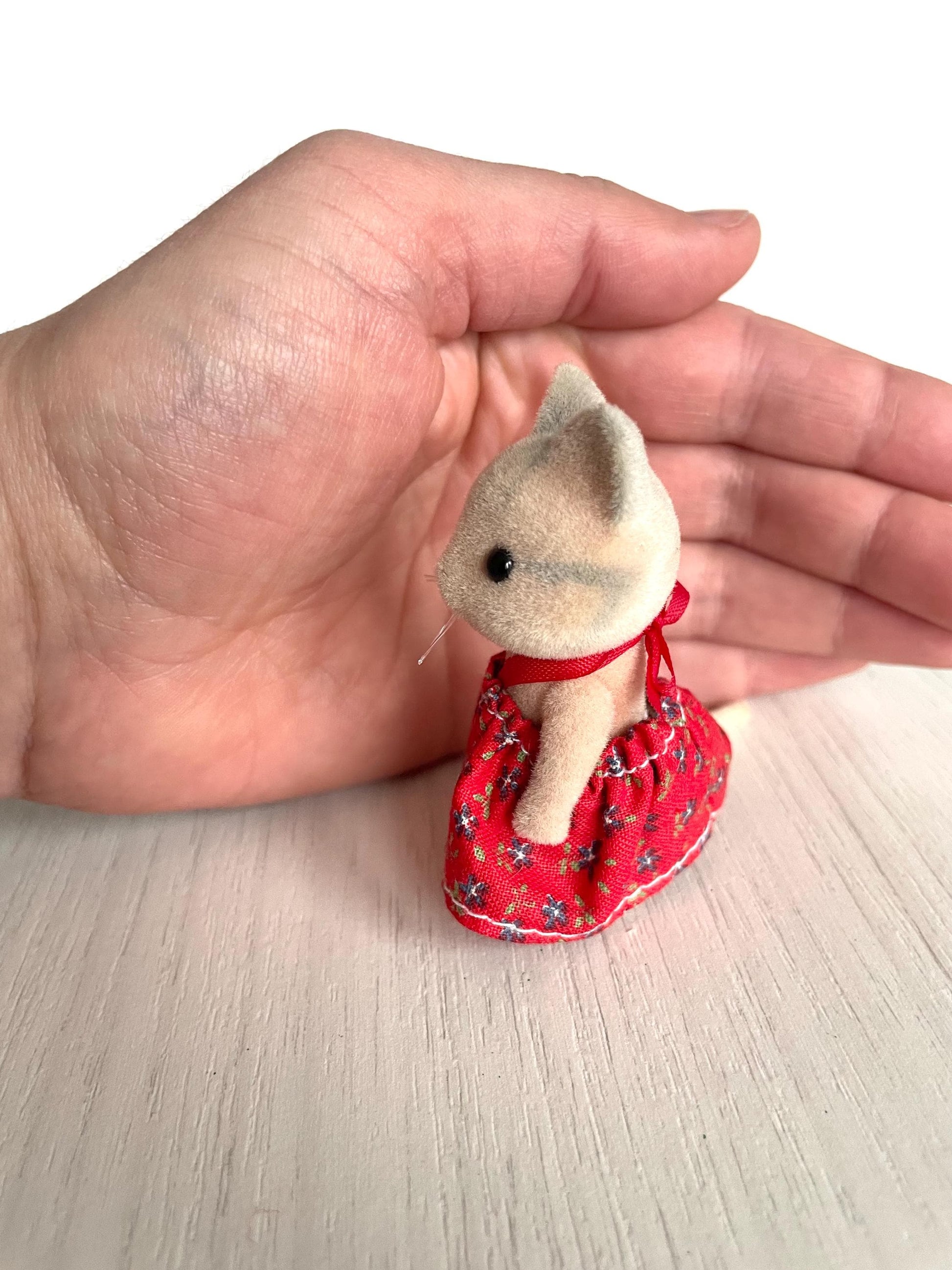 Vintage Catwood cat collectible — Sylvanian Families / Calico Critters