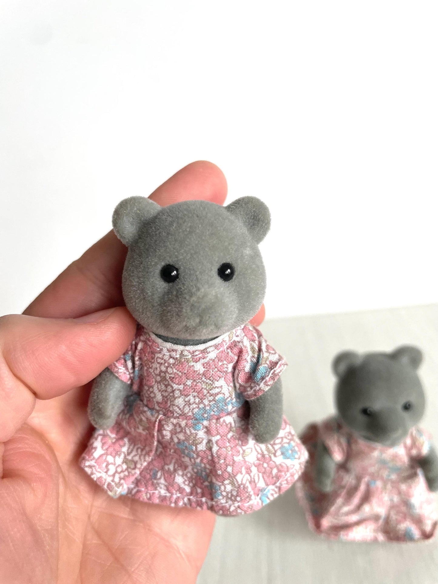Grey Evergreen bear mother and daughter in matching dresses — vintage Sylvanian Families / Calico Critters