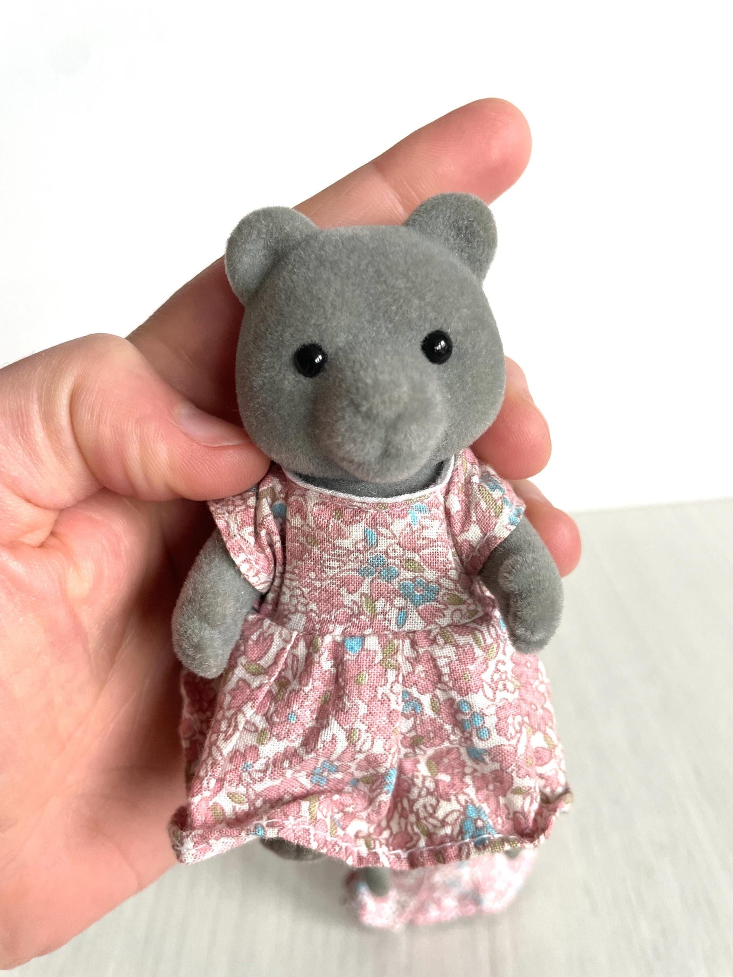 Honeysuckle Evergreen grey bear figurines — Sylvanian Families / Calico Critters