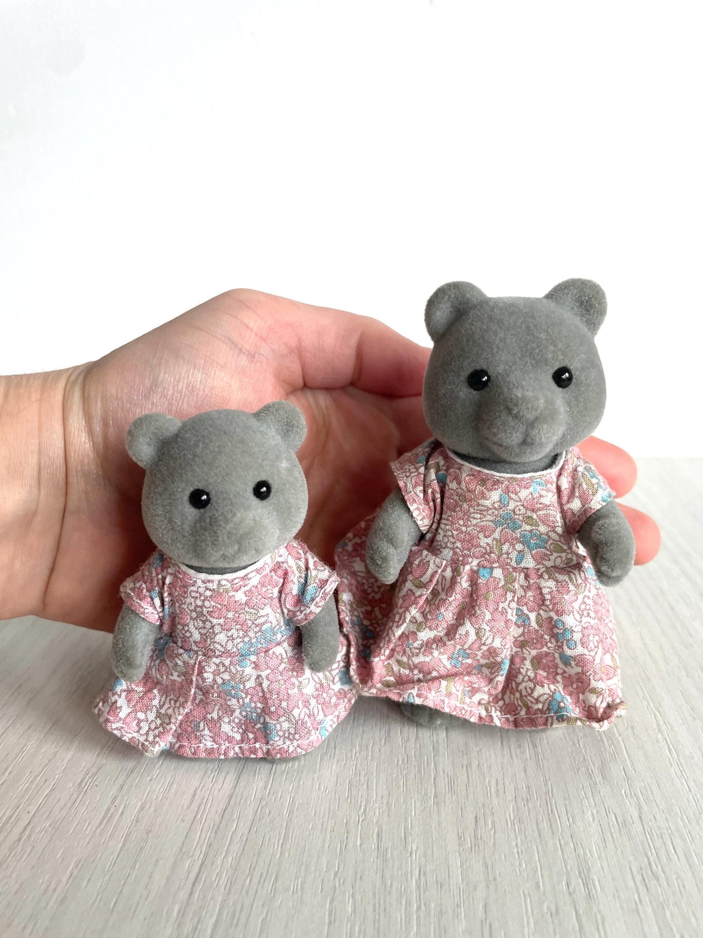 Vintage Tomy Sylvanian Families Honeysuckle Evergreen mother bear and daughter — Calico Critters