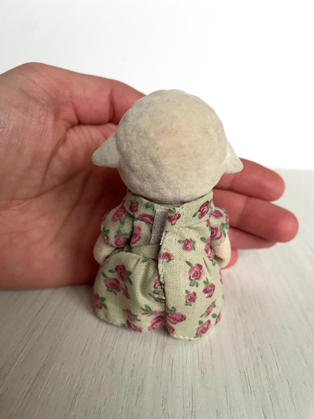 Calico Critters Vintage Dale Sheep Mom, Sylvanian Families, gripping hands, very good played with condition, original clothes, photo 3