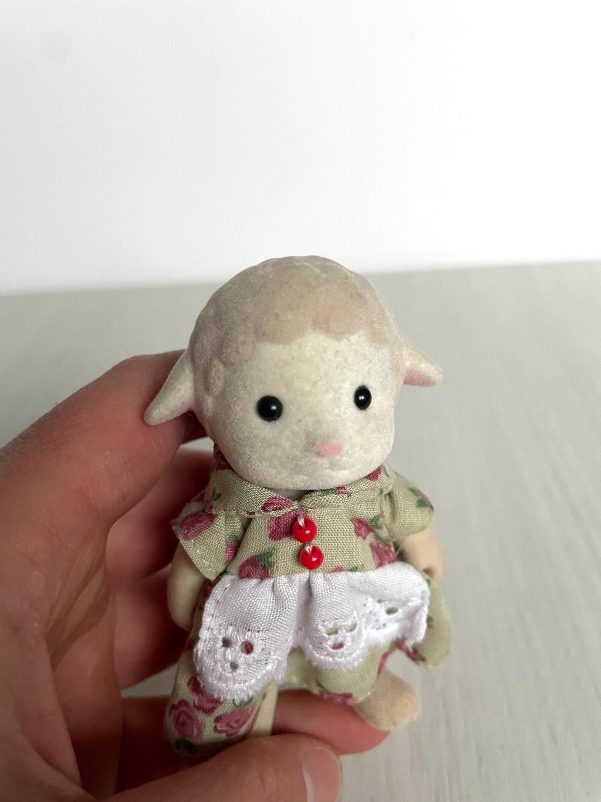 Calico Critters Vintage Dale Sheep Mom, Sylvanian Families, gripping hands, very good played with condition, original clothes, photo 7