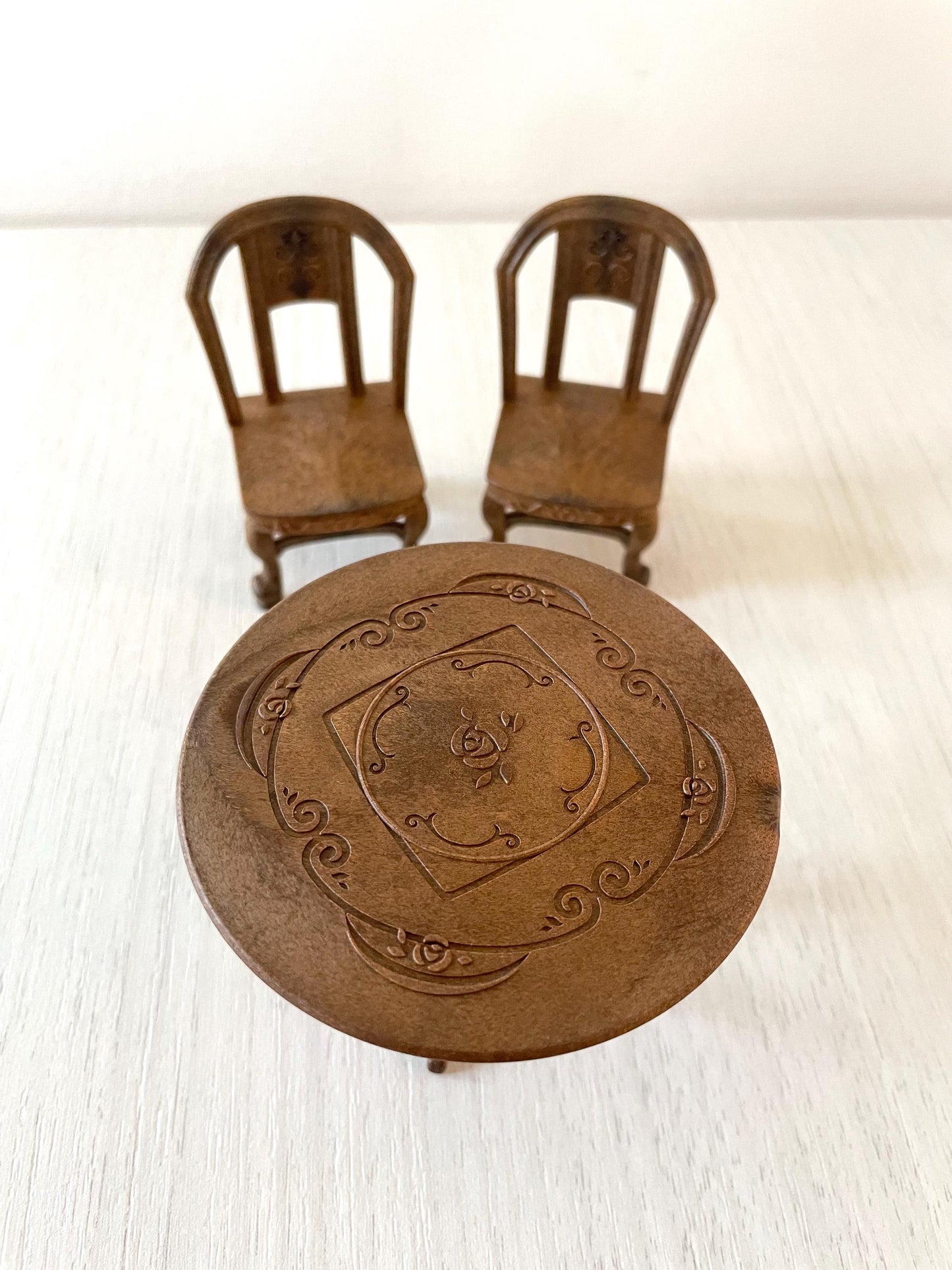 Dark brown ornate Calico Critters table with two chairs, new — Sylvanian Families