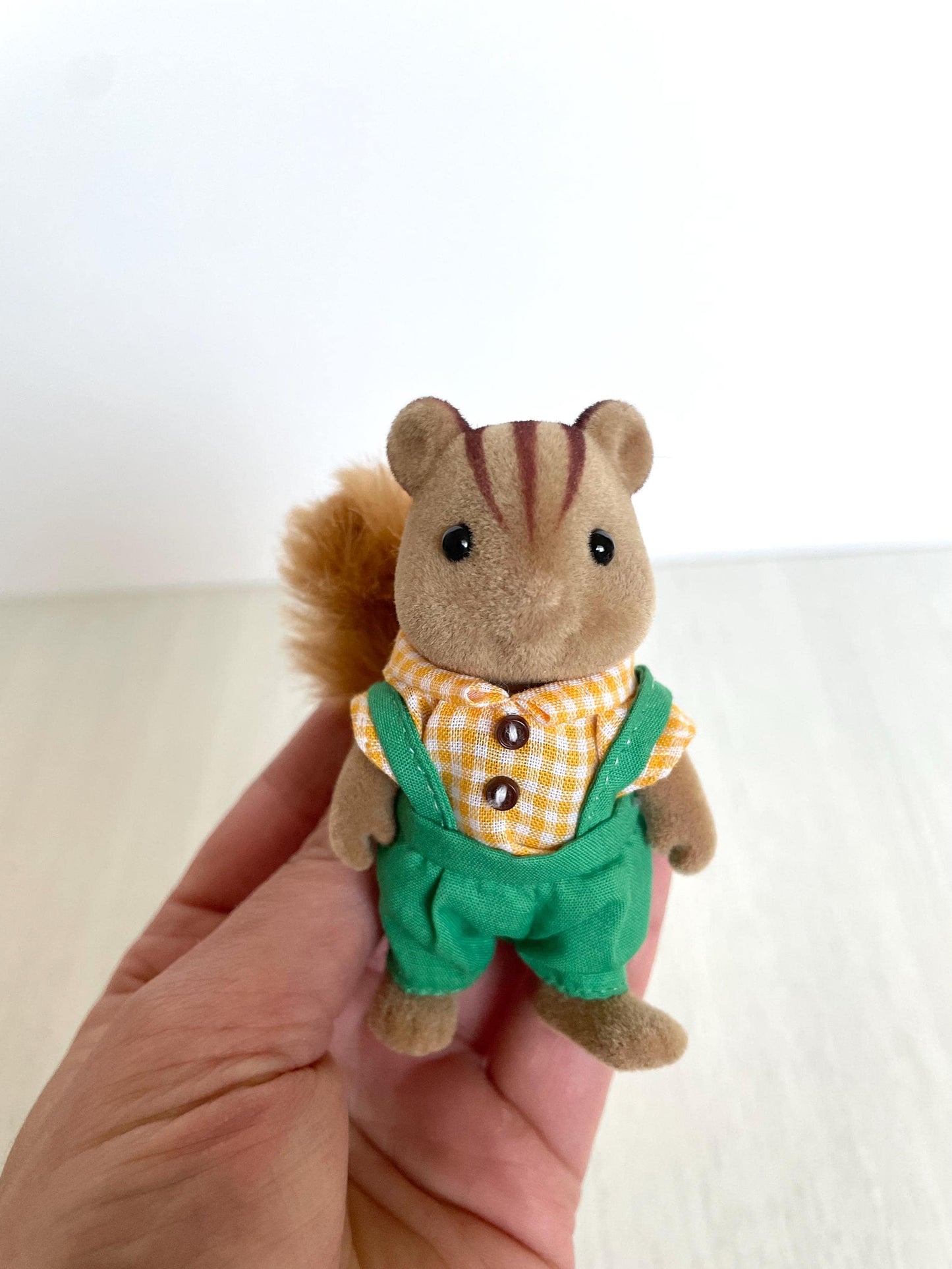 Discontinued Sylvanian Families Furbanks Squirrel dad in excellent condition with thick flocking, and bushy tail. Calico Critters vintage