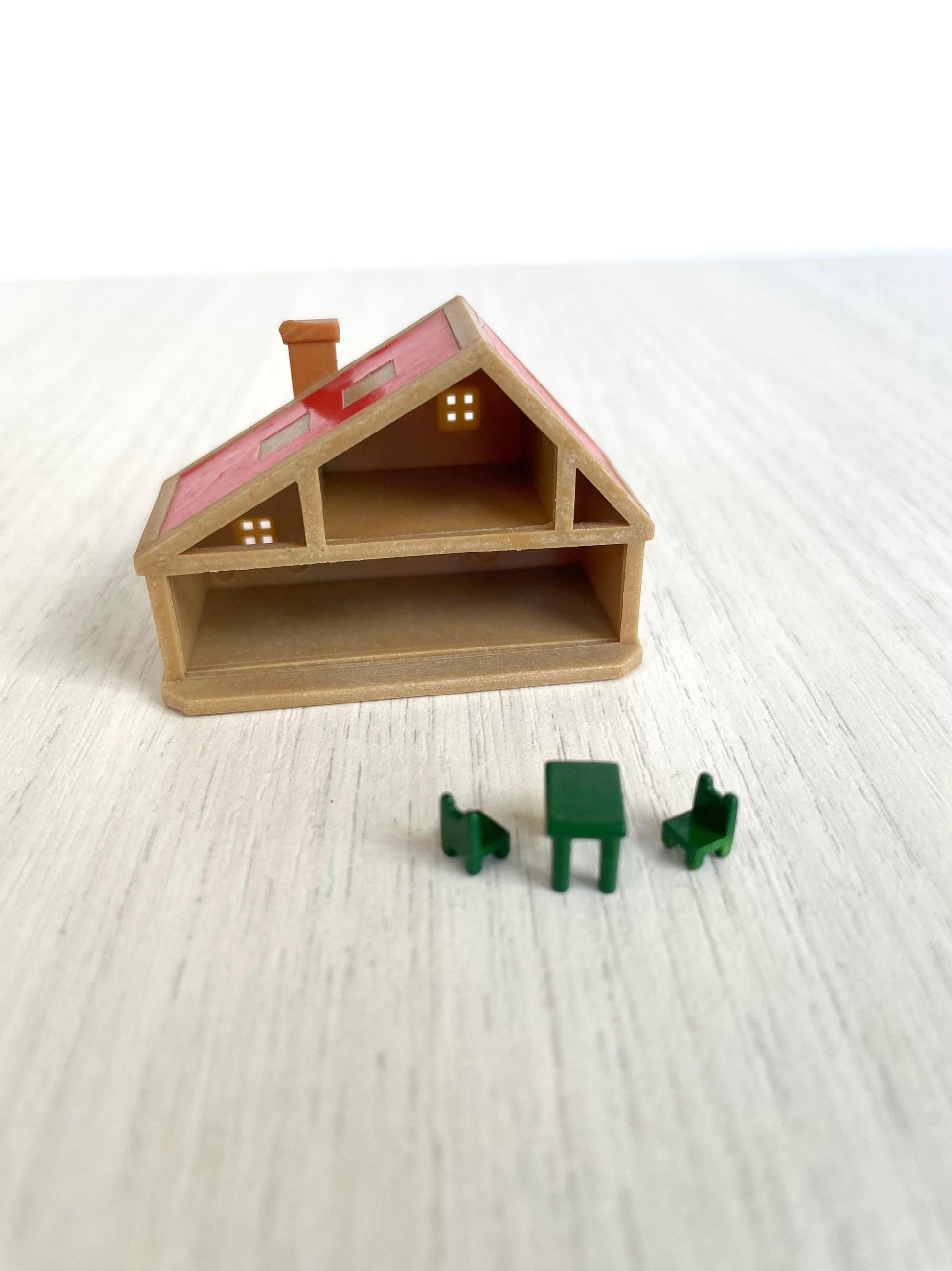 Miniature dollhouse green table set — vintage Sylvanian Families / Calico Critters