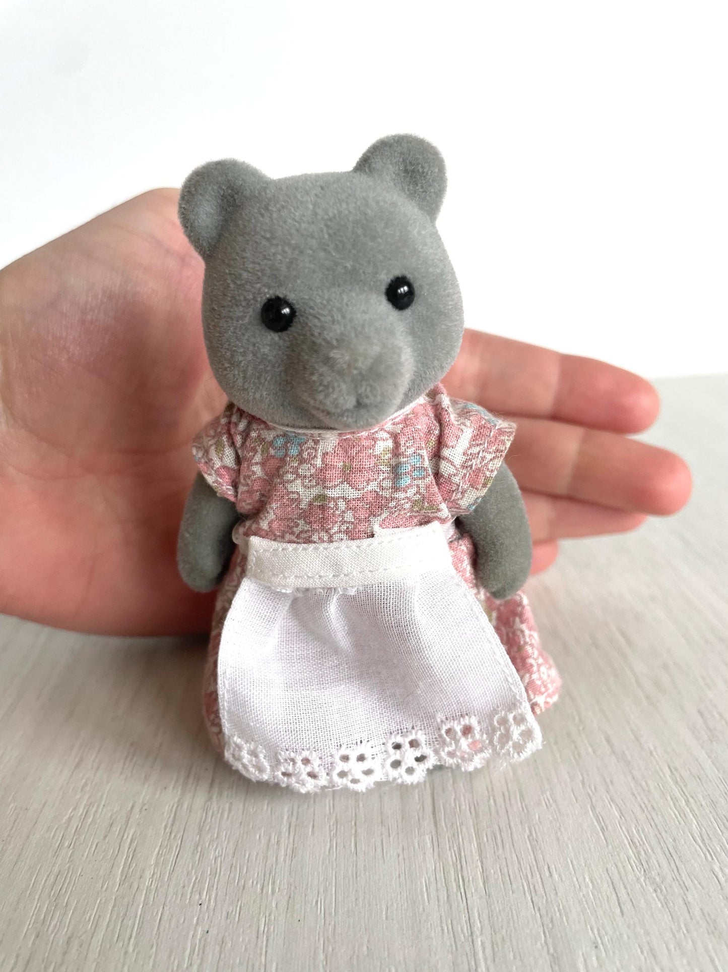 Vintage Tomy Sylvanian Families Honeysuckle Evergreen mother bear in pink dress — Calico Critters