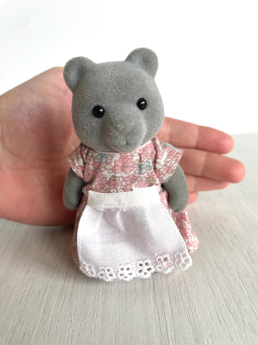 Vintage Tomy Sylvanian Families Honeysuckle Evergreen mother bear in pink dress — Calico Critters