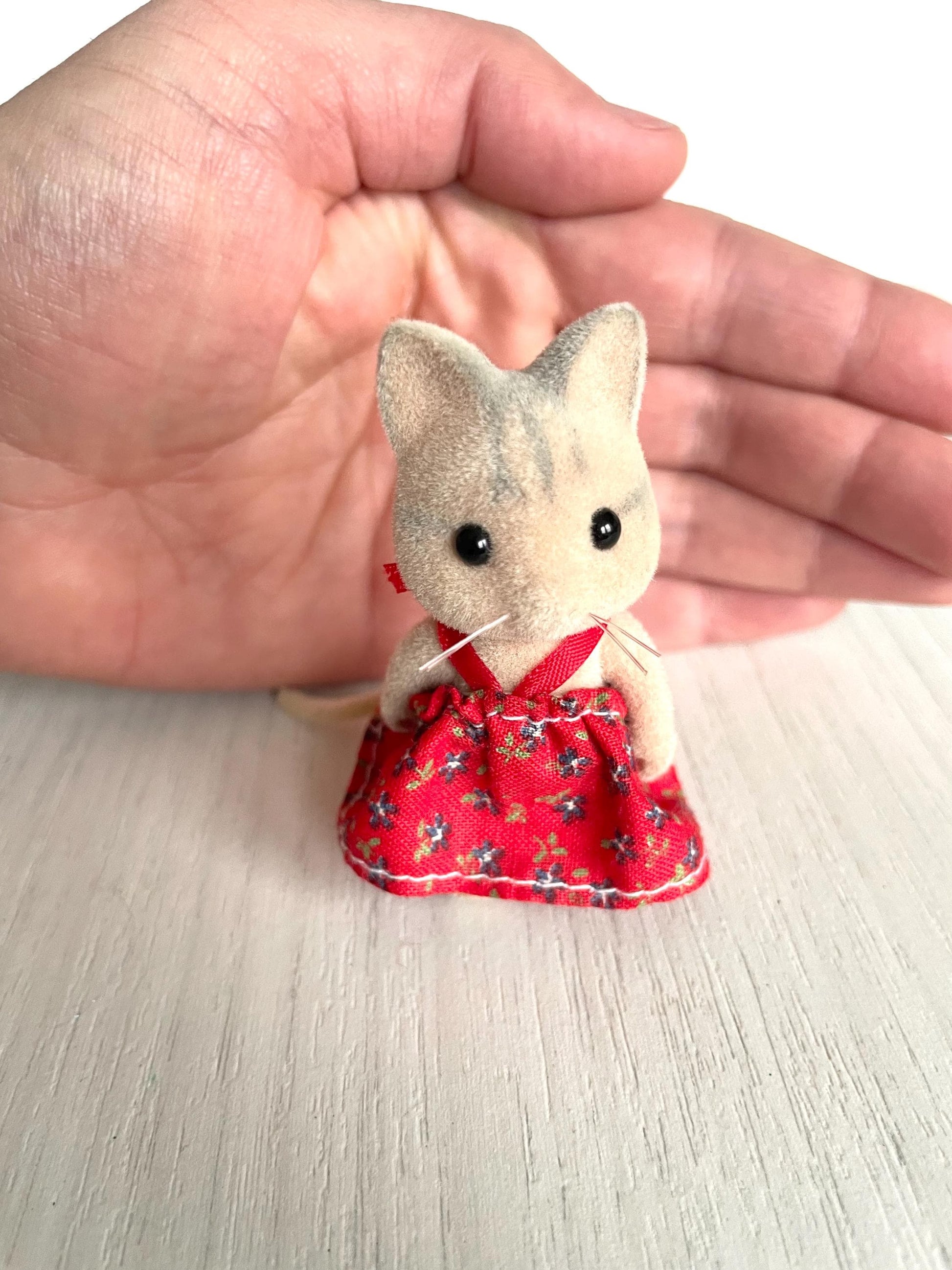 Vintage Sylvanian Families Catwood Girl 1980s cat figurine — Calico Critters collectible