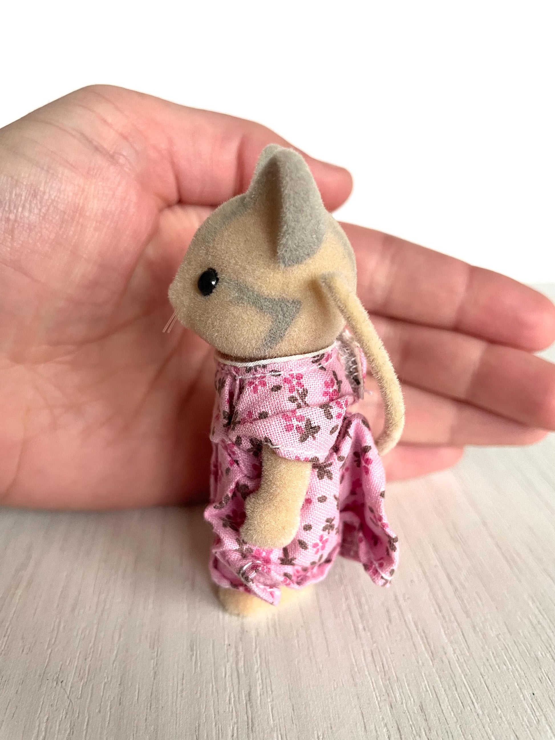 Vintage 1980s Catwood cat figurine — Sylvanian Families / Calico Critters