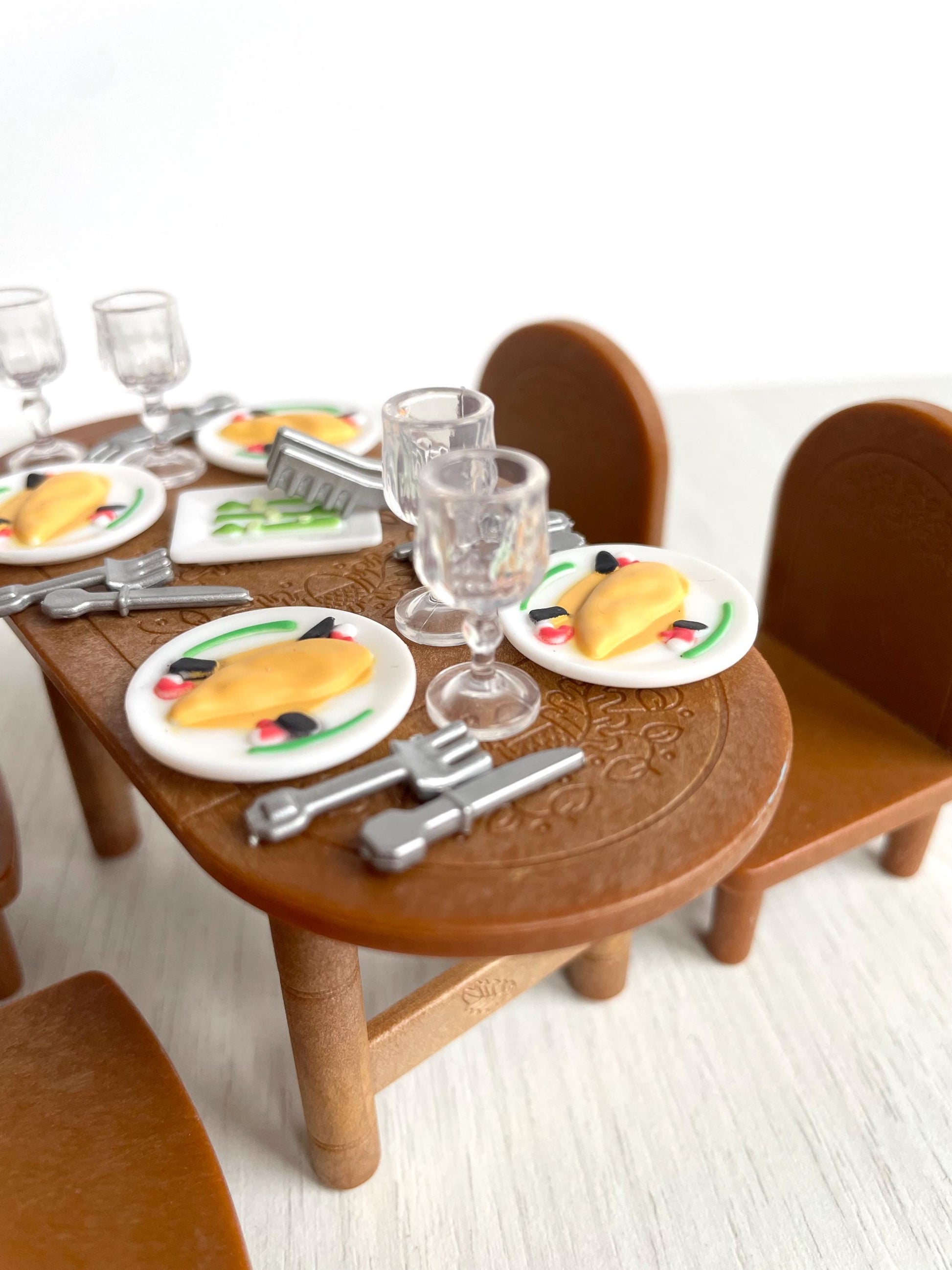 Dining room furniture detail — Sylvanian Families / Calico Critters