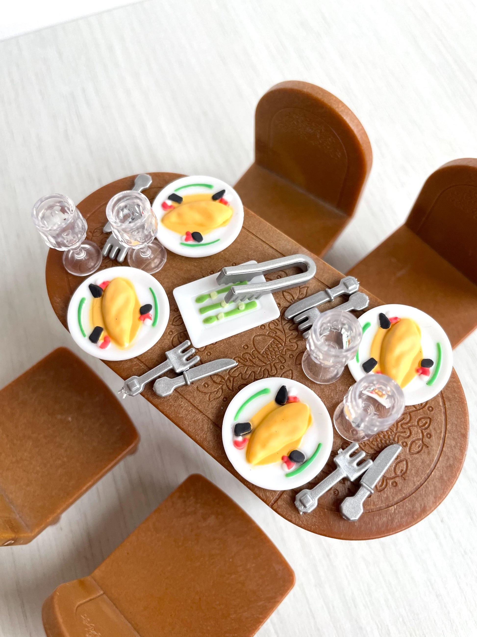 Dining chairs detail — Sylvanian Families / Calico Critters
