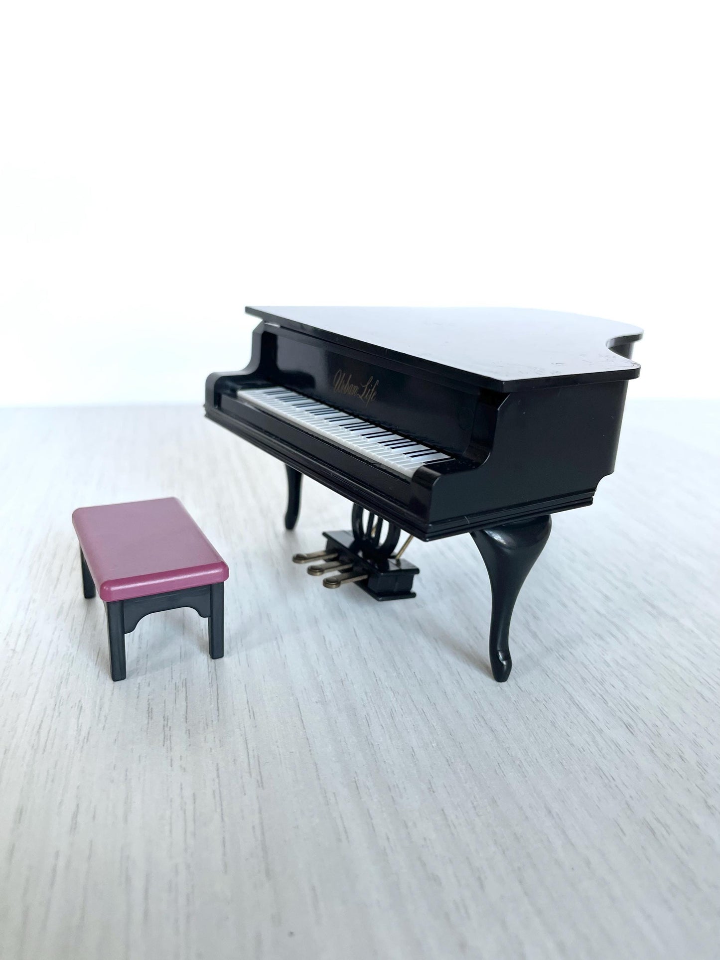 Vintage Urban Life Sylvanian Families black grand piano with repaired piano leg, Retro Collectible Dollhouse Furniture instrument. Retro toy