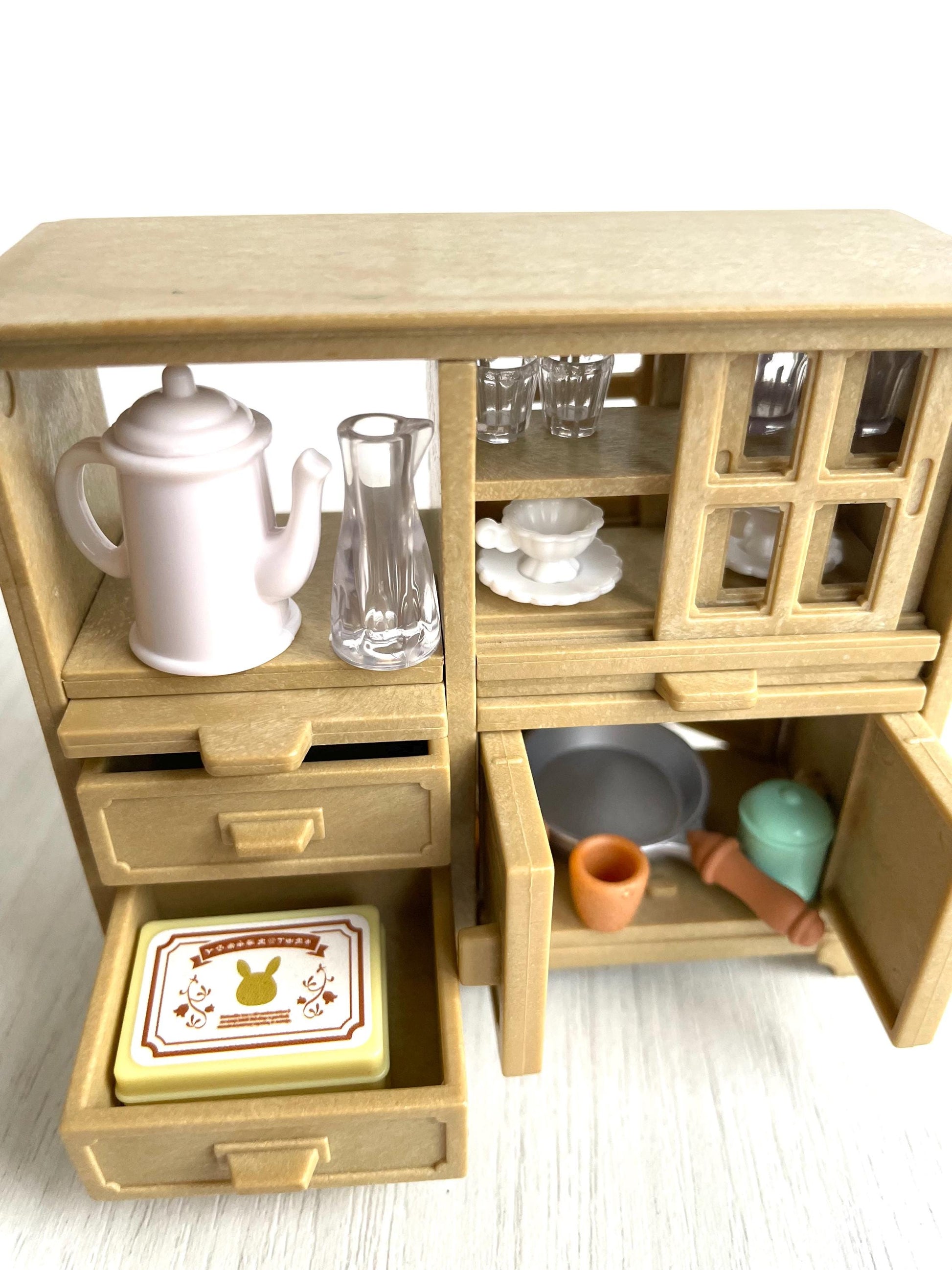 Vintage kitchen cabinet with tea set — Sylvanian Families / Calico Critters