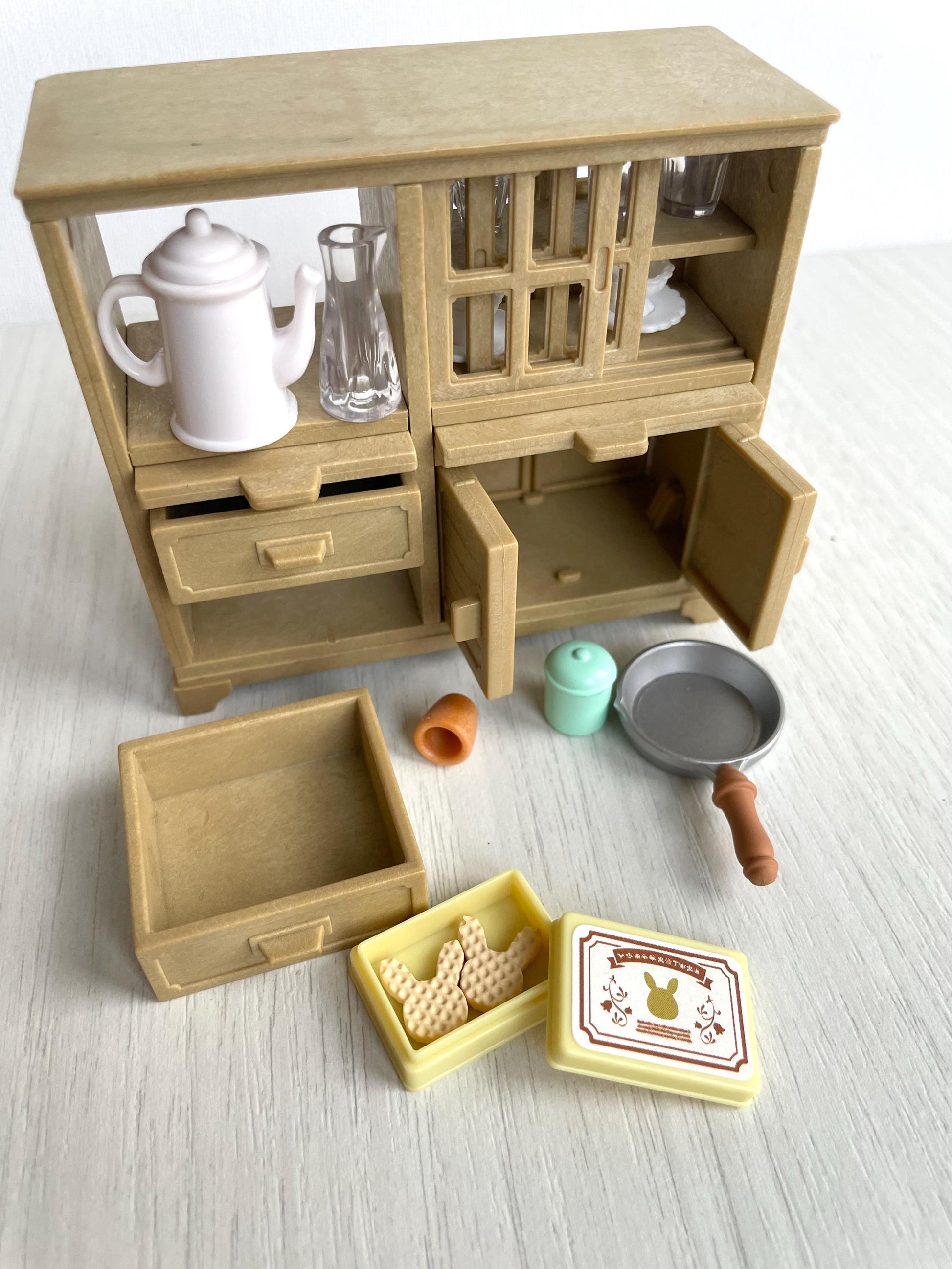 Kitchen cabinet dishes and glassware — vintage Sylvanian Families / Calico Critters