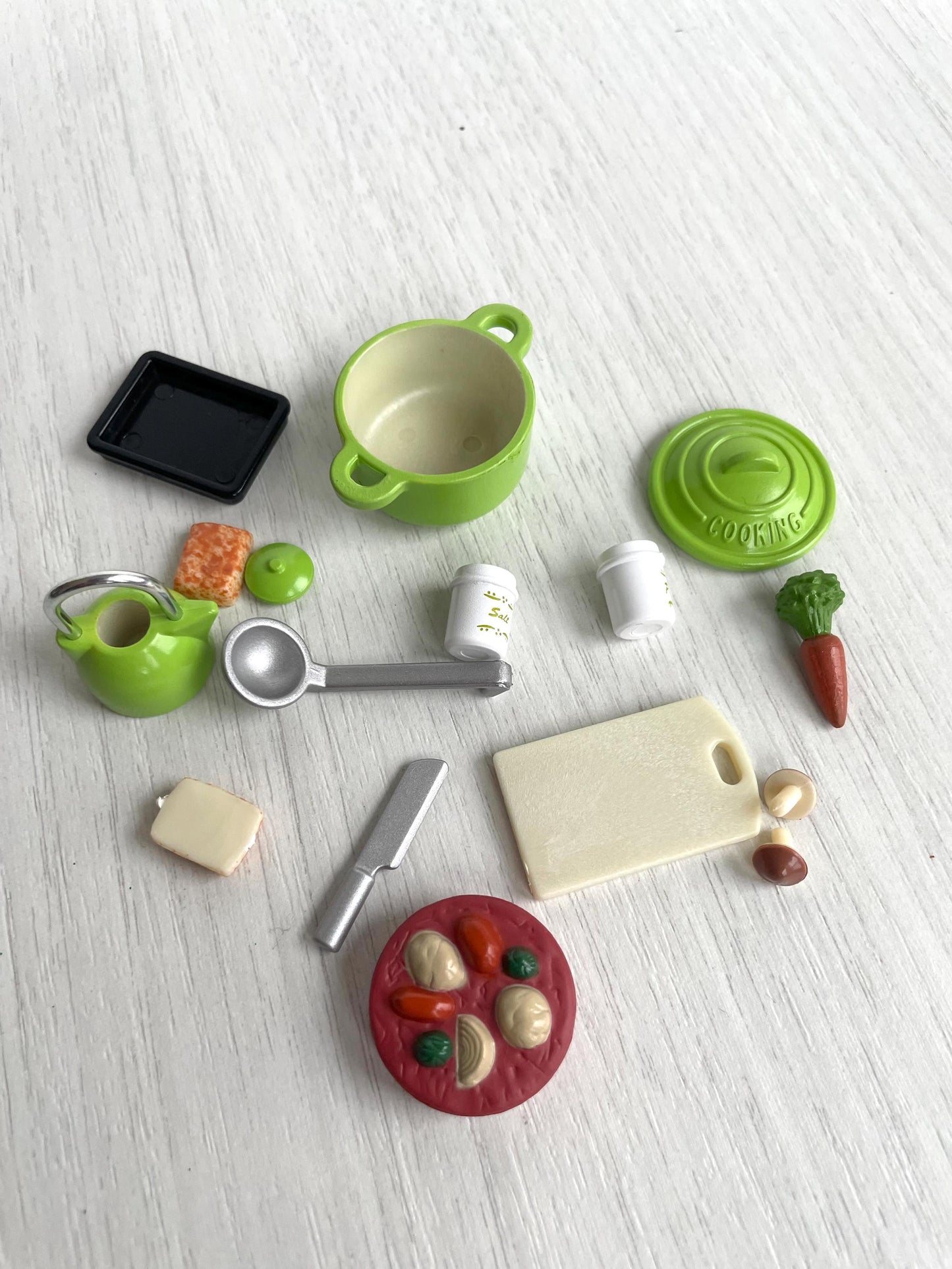 Calico Critters Miniature Kitchen Accessories Set, Green Pot, Kettle, Food — Sylvanian Families