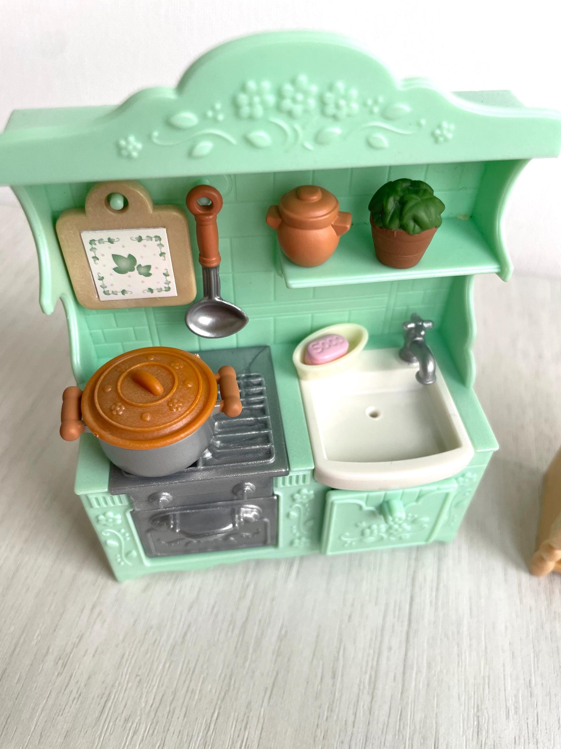 Custom kitchen table with tea set — Sylvanian Families / Calico Critters