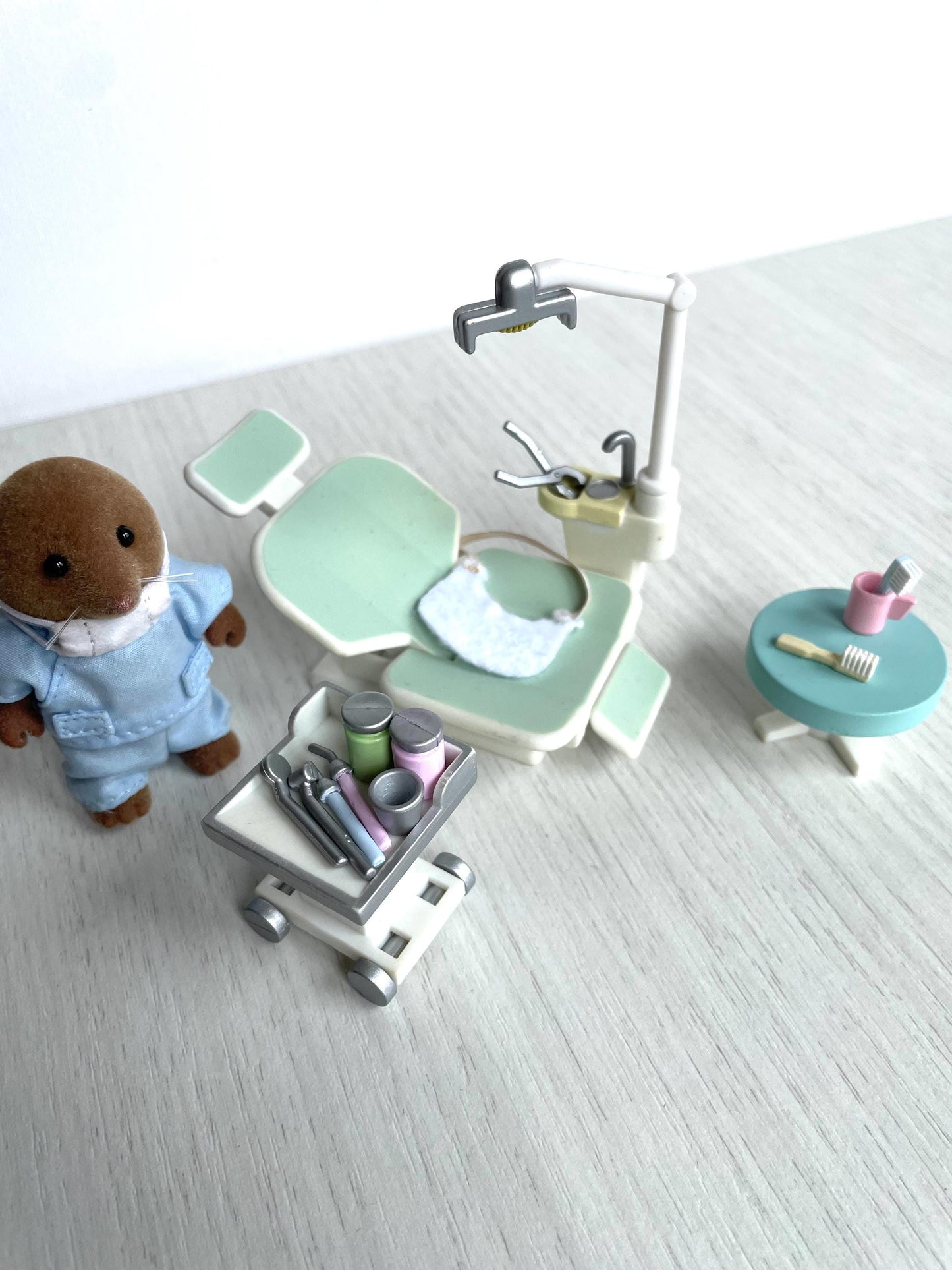 Calico Critters Brown Vole Dentist Set, mole dentist — Sylvanian Families