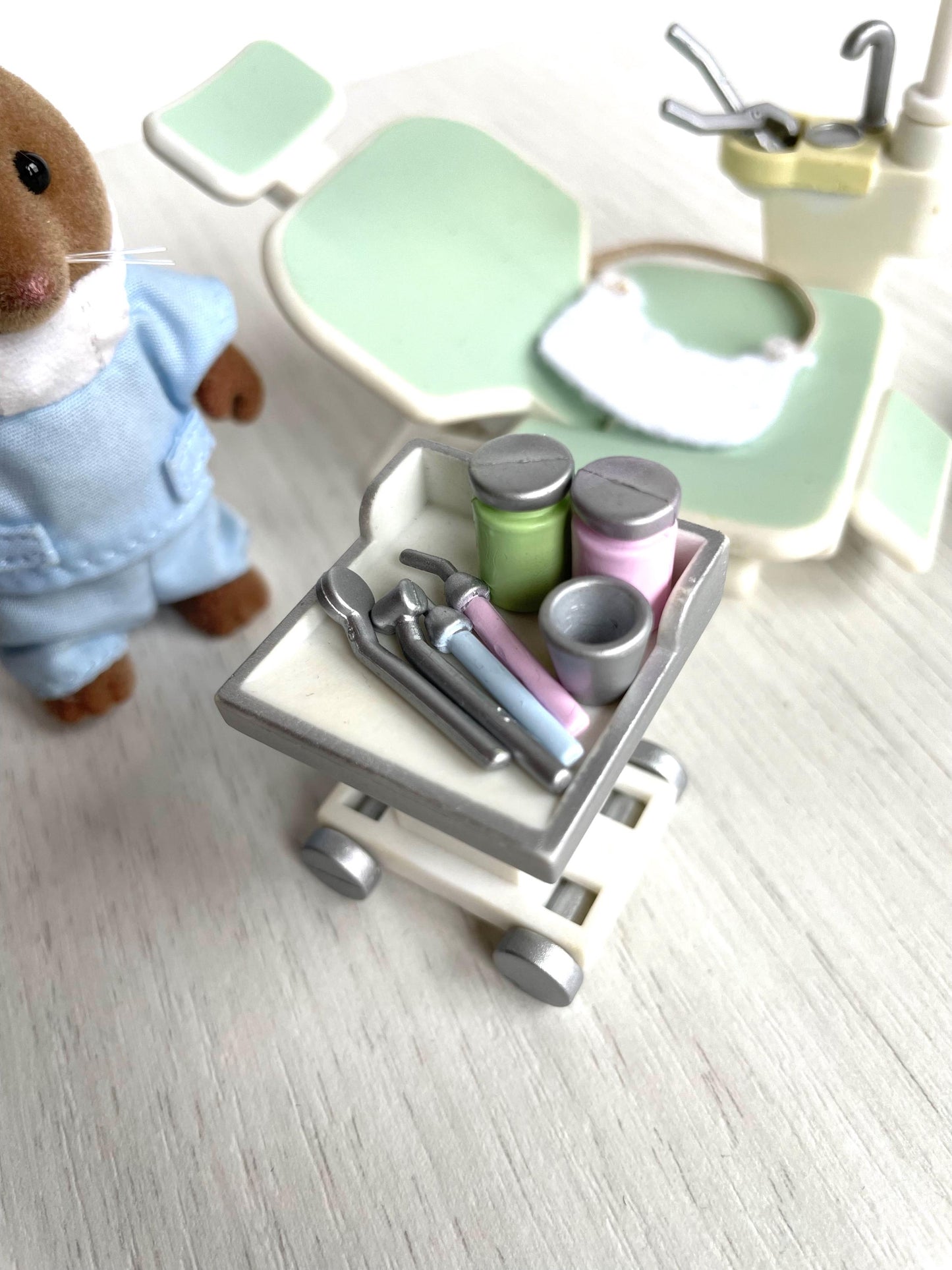 Calico Critters Brown Vole Dentist Set, mole dentist — Sylvanian Families