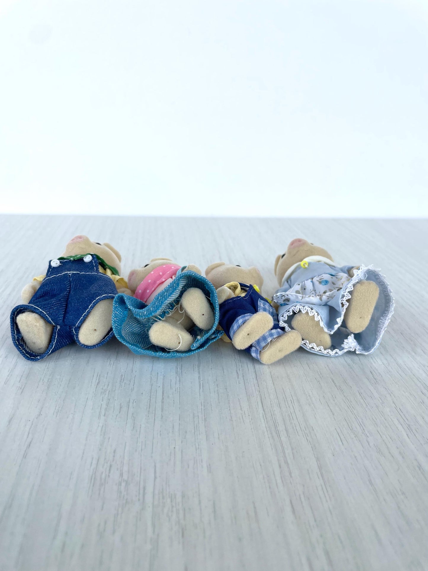 Calico Critters Grunt Pig Family — Sylvanian Families