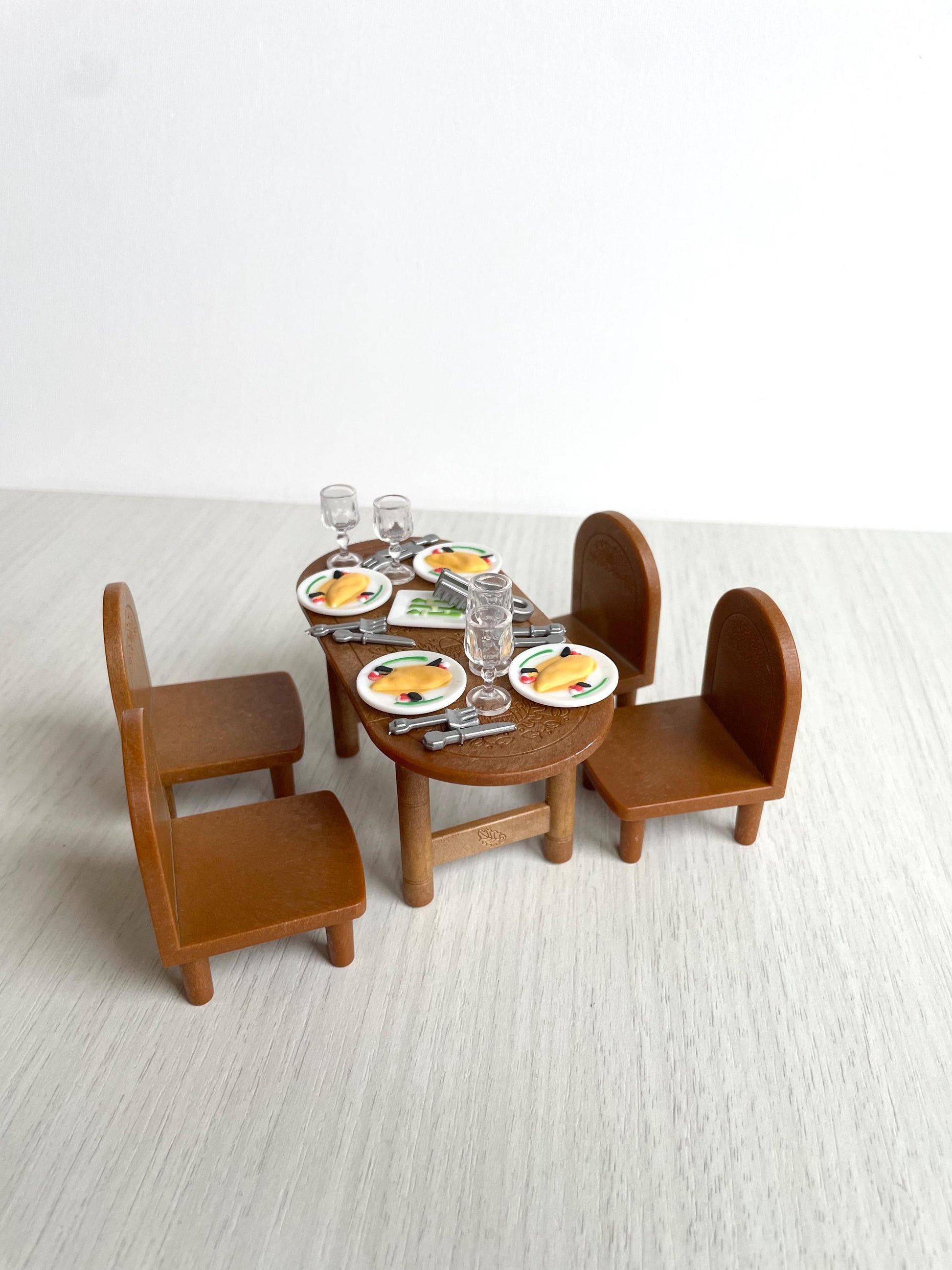 Table set with cutlery — vintage Sylvanian Families / Calico Critters