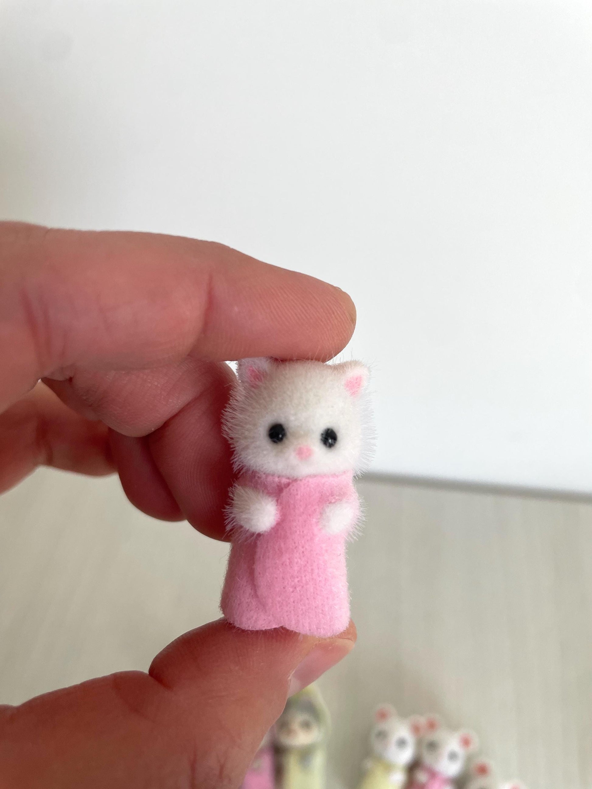 Infant Persian Cat (white (pink)) spare critter — brand new Calico Critters / Sylvanian Families figure, naked for customizing or replacement