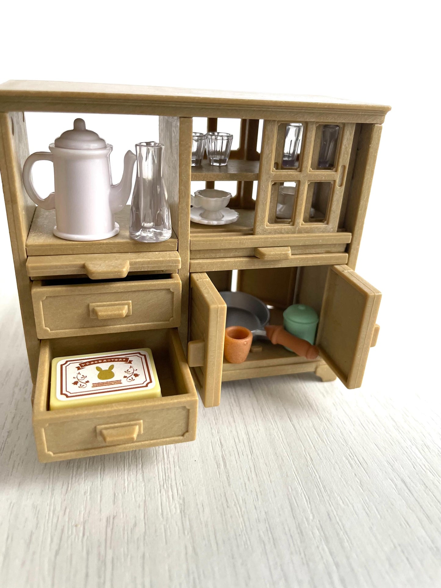 Vintage Sylvanian Families Japan double-sided kitchen cabinet with dishes — Calico Critters