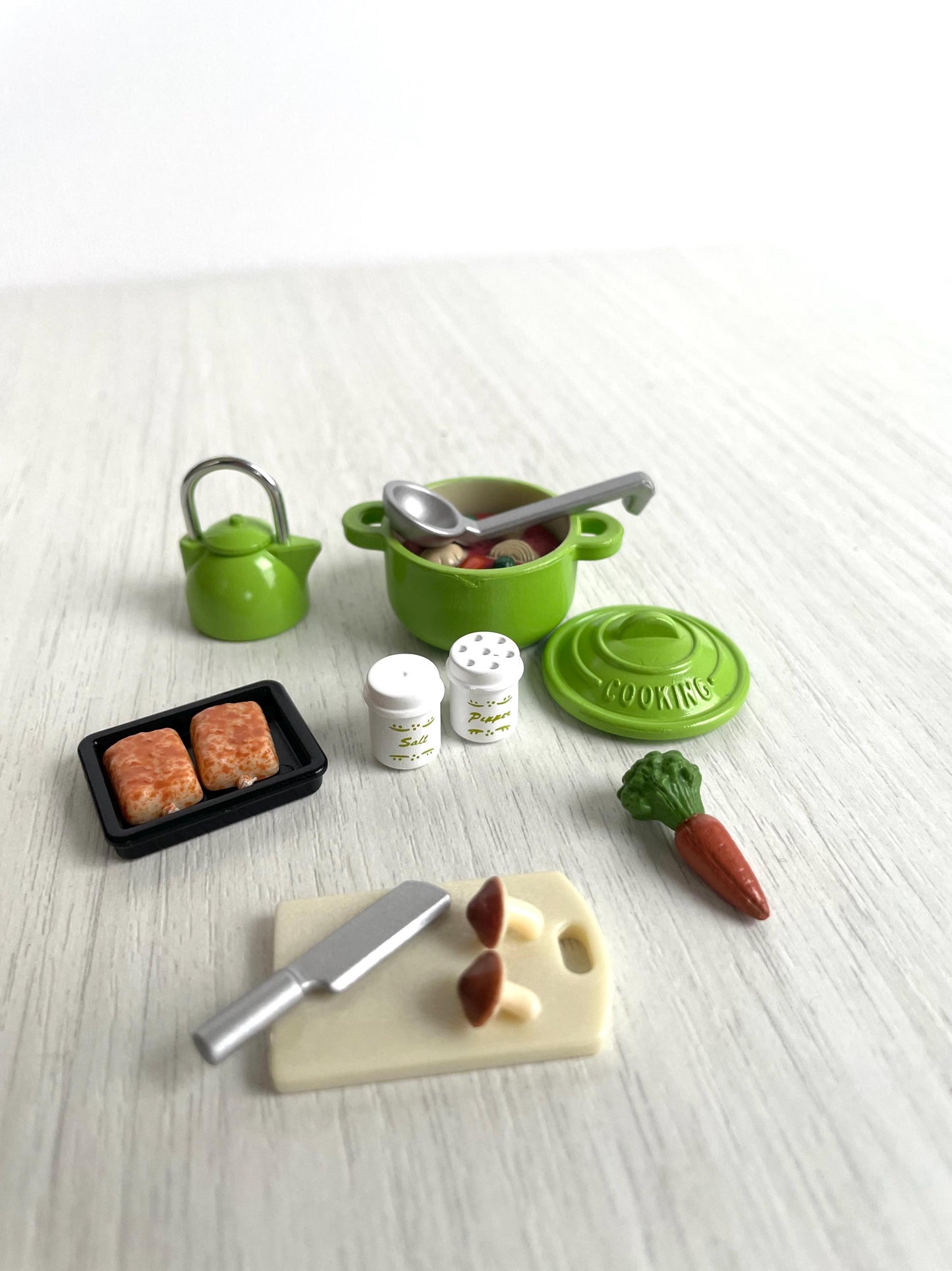 Calico Critters Miniature Kitchen Accessories Set, Green Pot, Kettle, Food — Sylvanian Families
