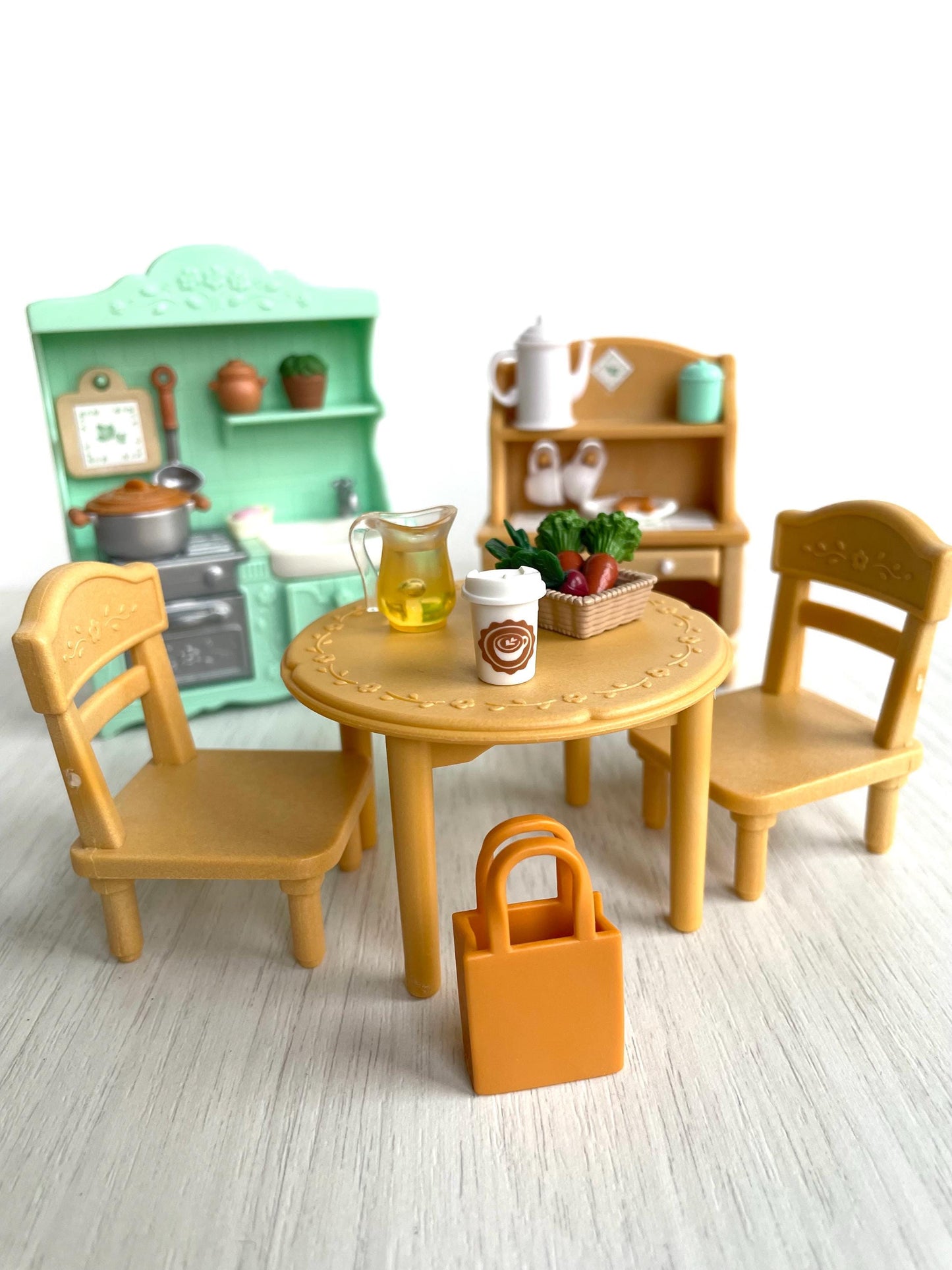 Custom kitchen set hutch and dishes — Sylvanian Families / Calico Critters
