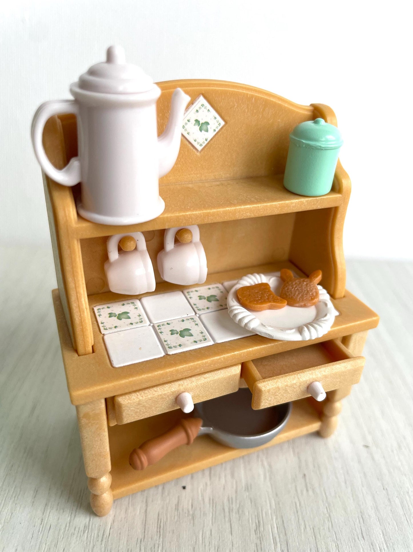 Kitchen hutch detail — Sylvanian Families / Calico Critters