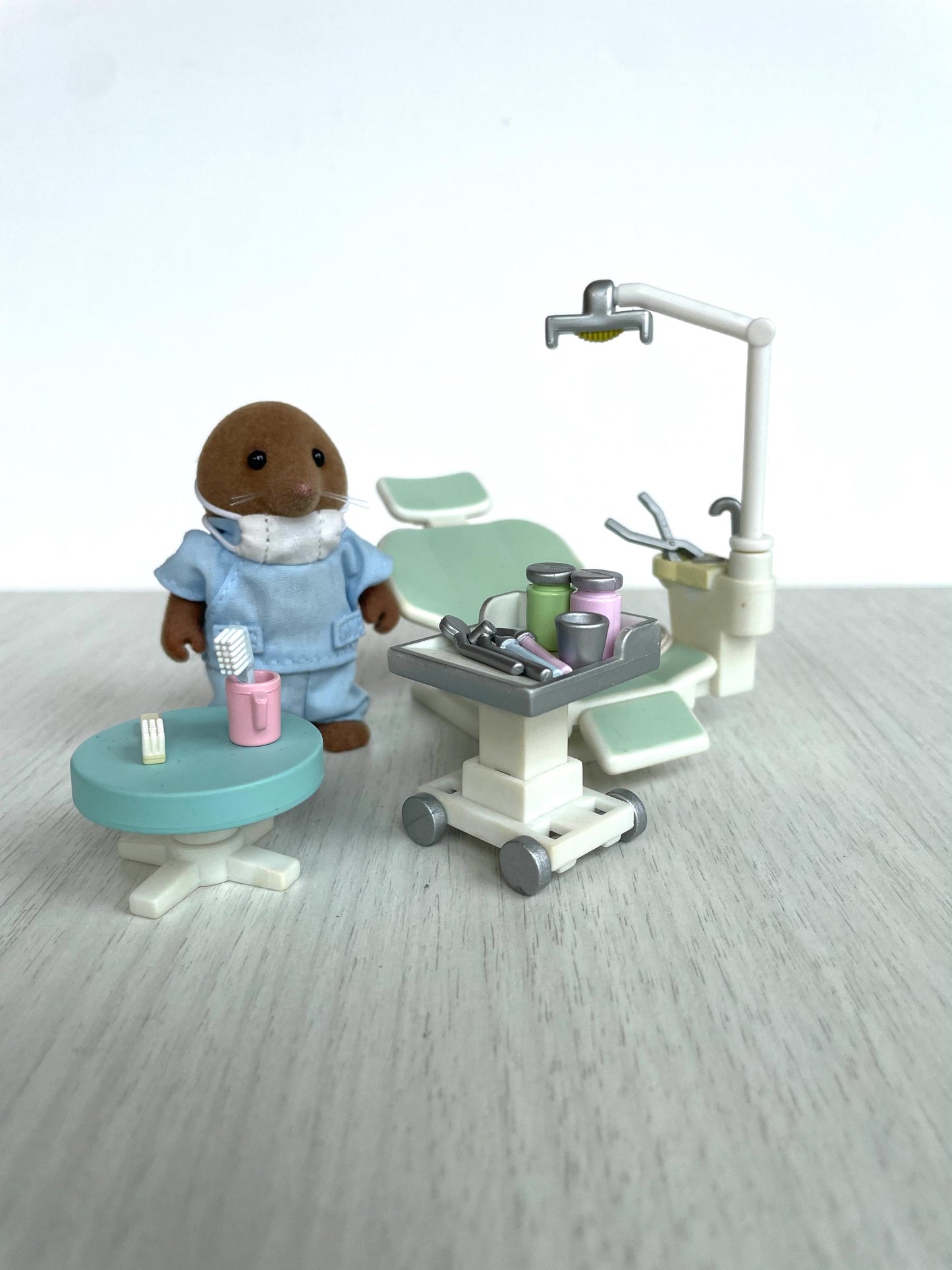 Calico Critters Brown Vole Dentist Set, mole dentist — Sylvanian Families
