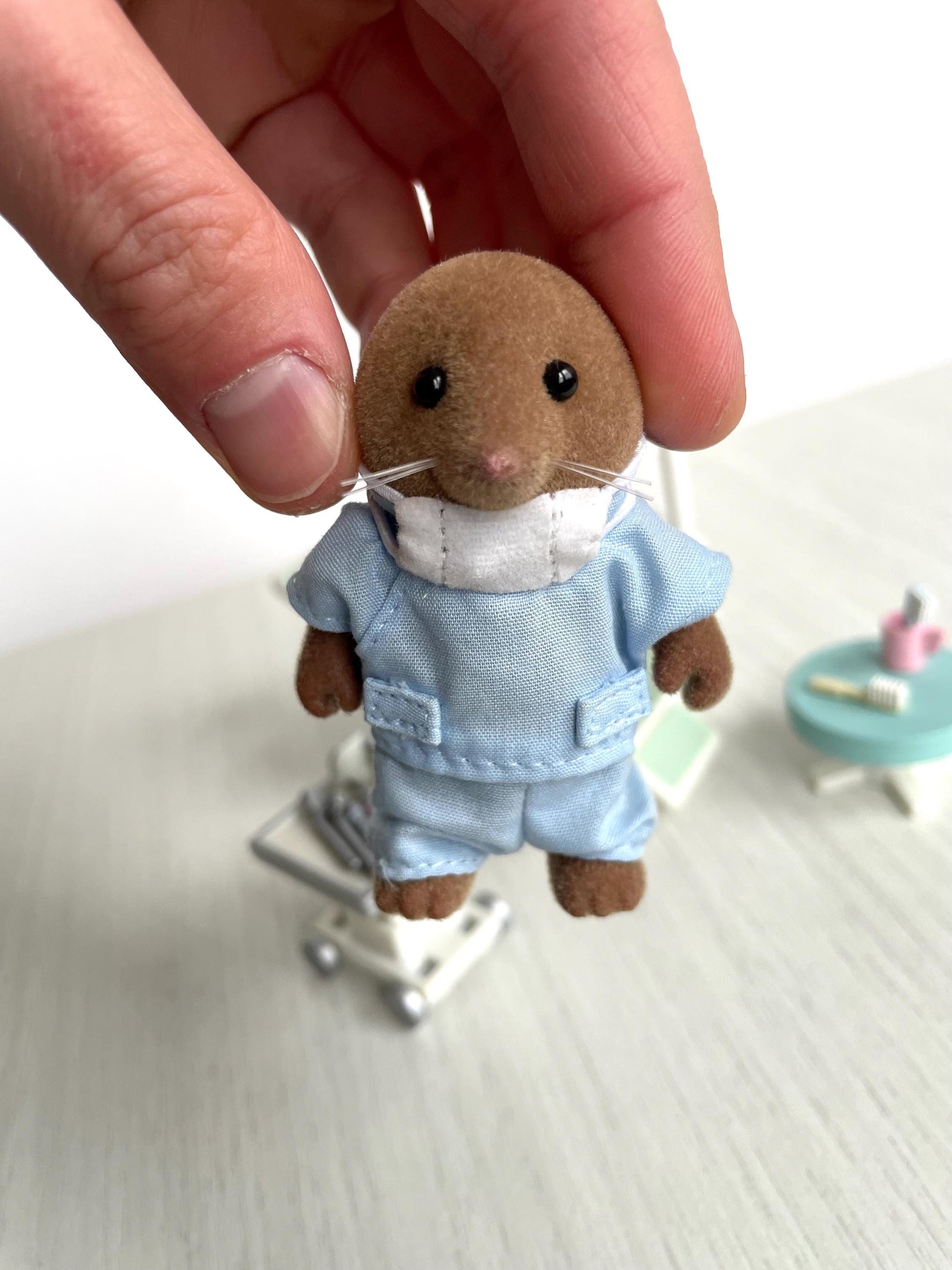 Calico Critters Brown Vole Dentist Set, mole dentist, excellent imaginative play set for kids, dollhouse dentist office set