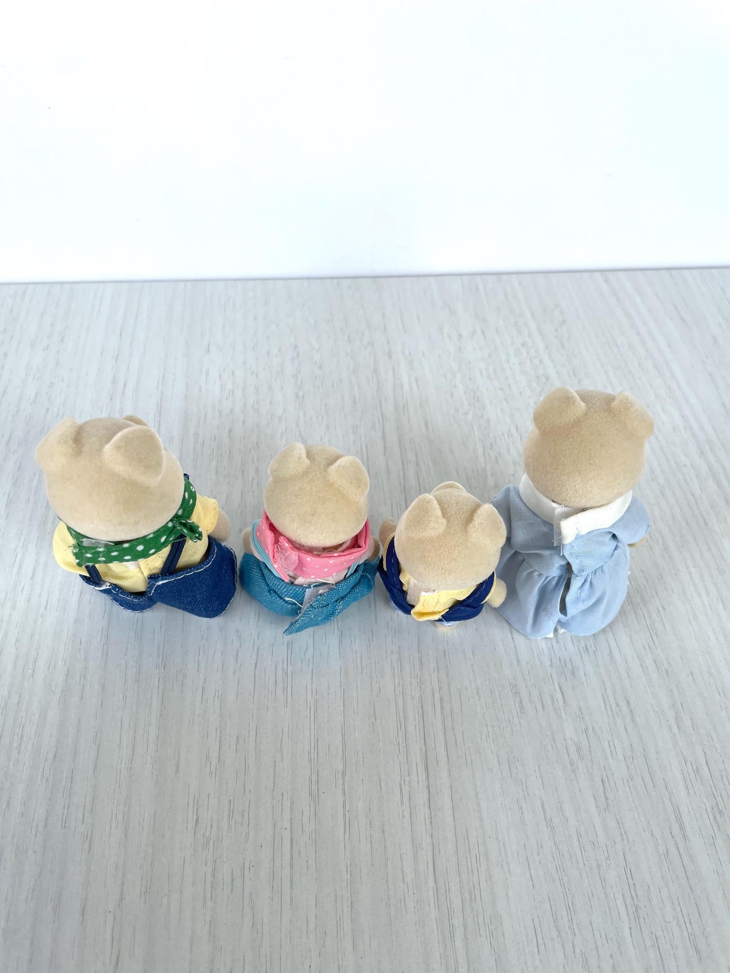 Calico Critters Grunt Pig Family — Sylvanian Families