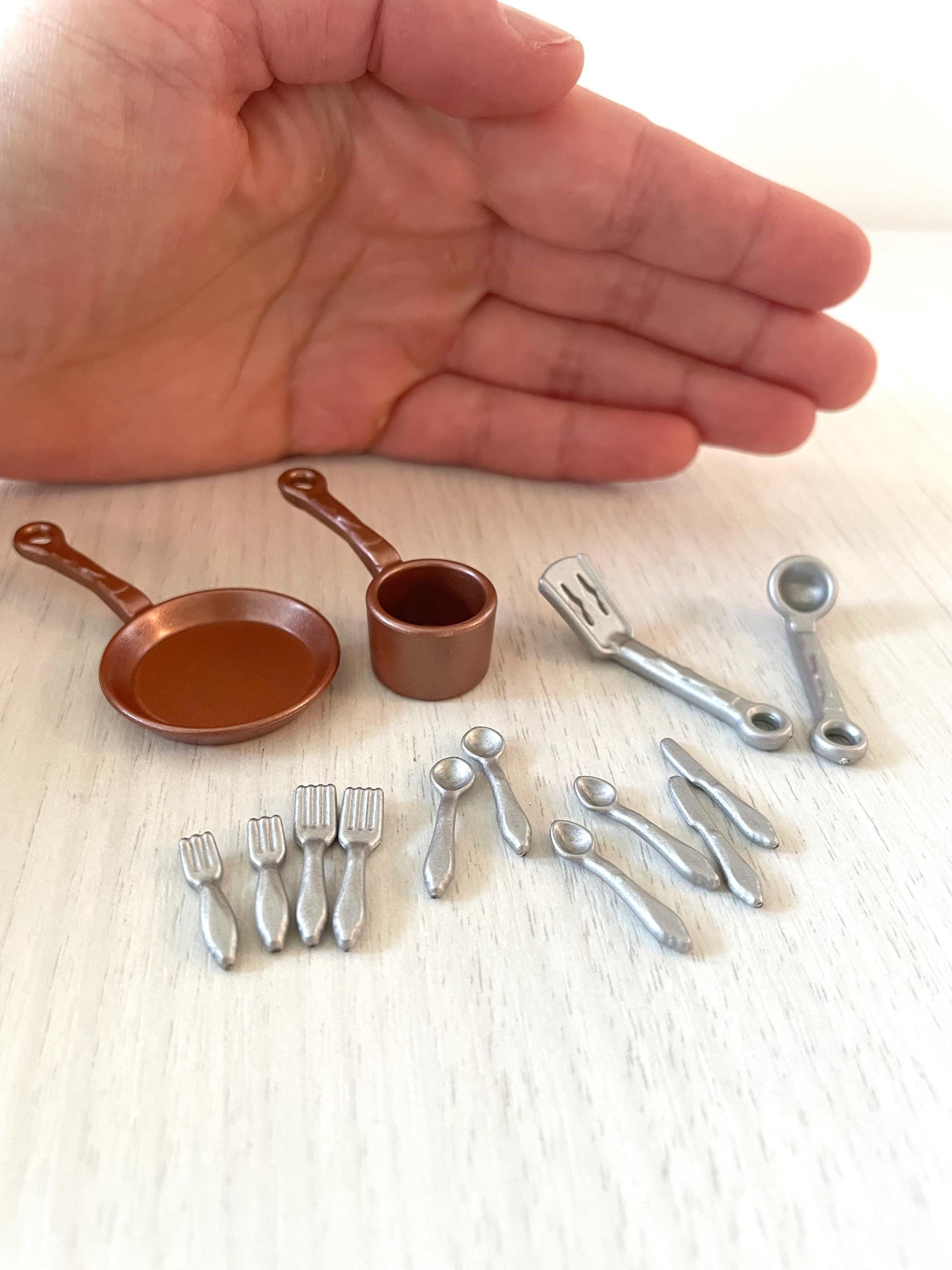 Calico Critters spare cutlery, spatula and pots and pans, replacement parts for Sylvanian families kitchen for dollhouses and miniatures