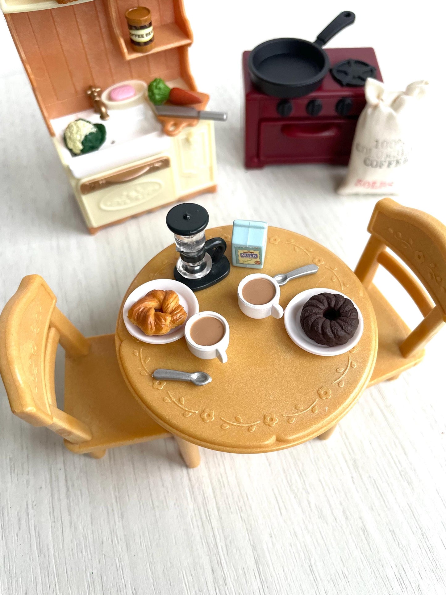 Custom kitchen table with tea set — Sylvanian Families / Calico Critters