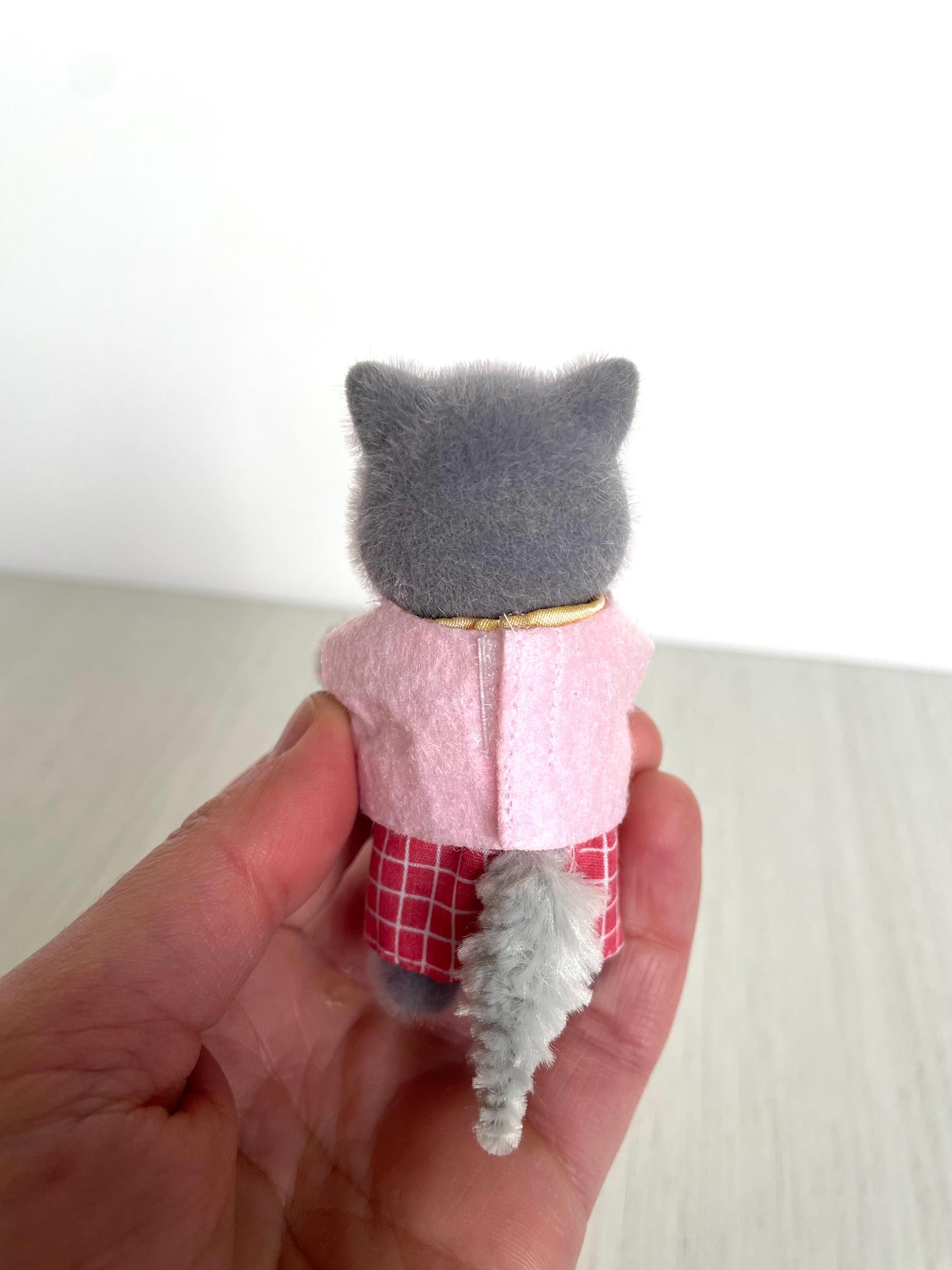 Grey Persian Cat Dad, Calico Critters Cute Animal Figurine for Dollhouse — Sylvanian Families