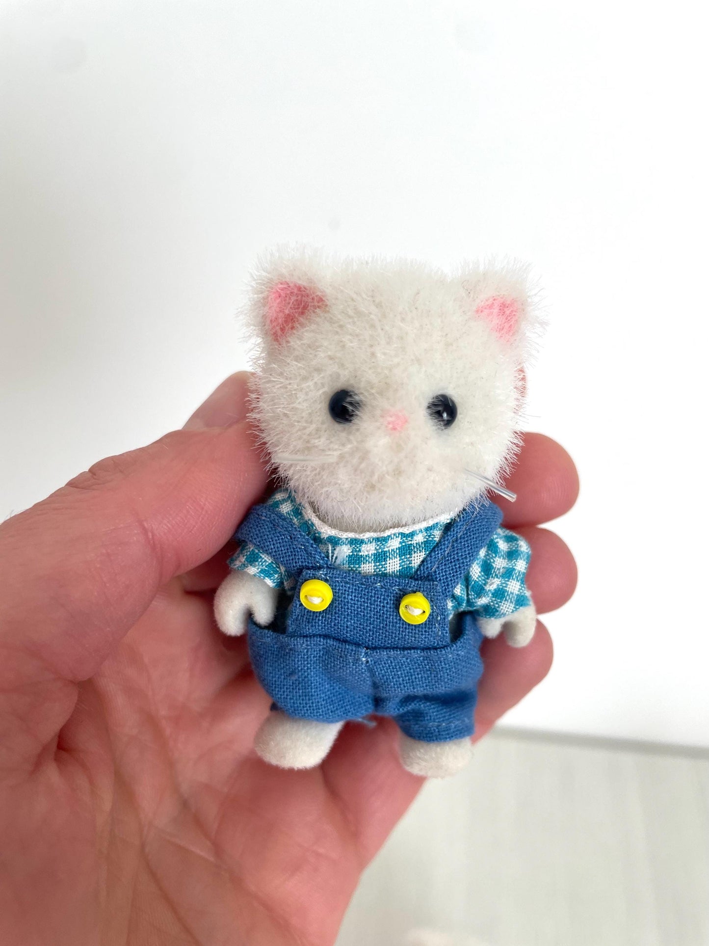 Vintage Persian cat family in outfits — Sylvanian Families / Calico Critters