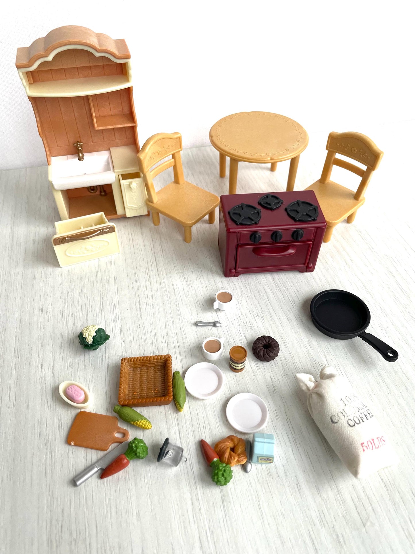 Custom kitchen tea set — Sylvanian Families / Calico Critters
