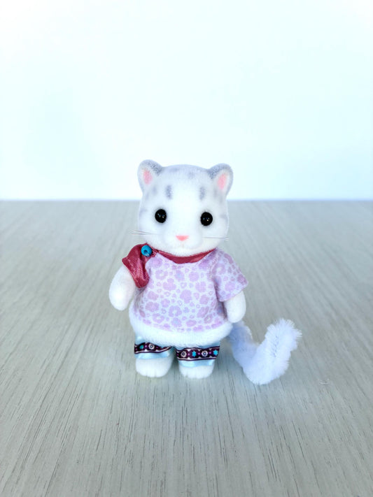 Calico Critters Snow Leopard dad — Sylvanian Families