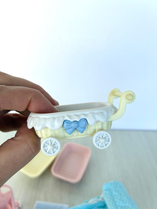 Calico Critters pram and beds in new condition — Sylvanian Families