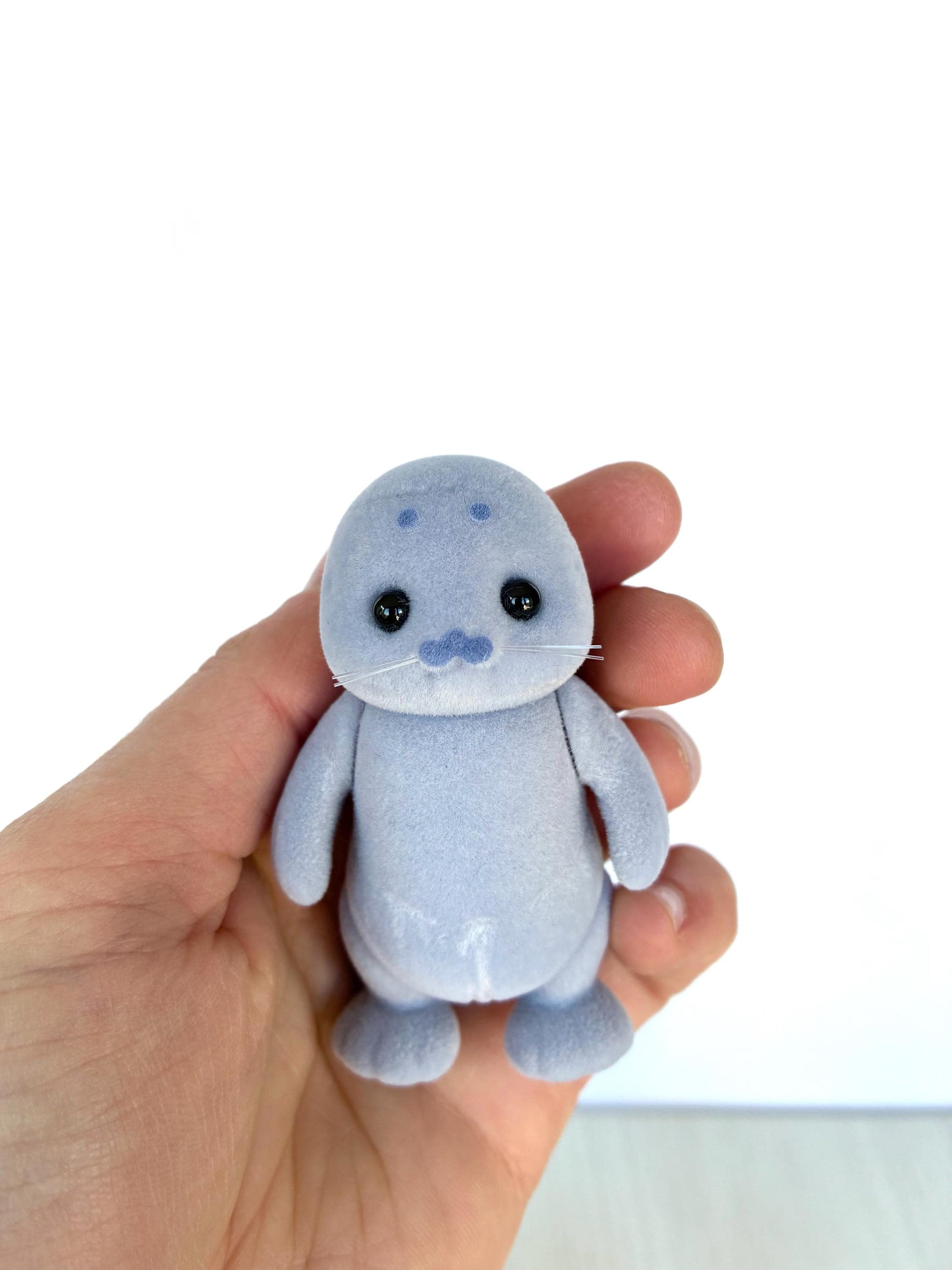 Adult grey seal spare critter — brand new Calico Critters / Sylvanian Families figure, naked for customizing or replacement