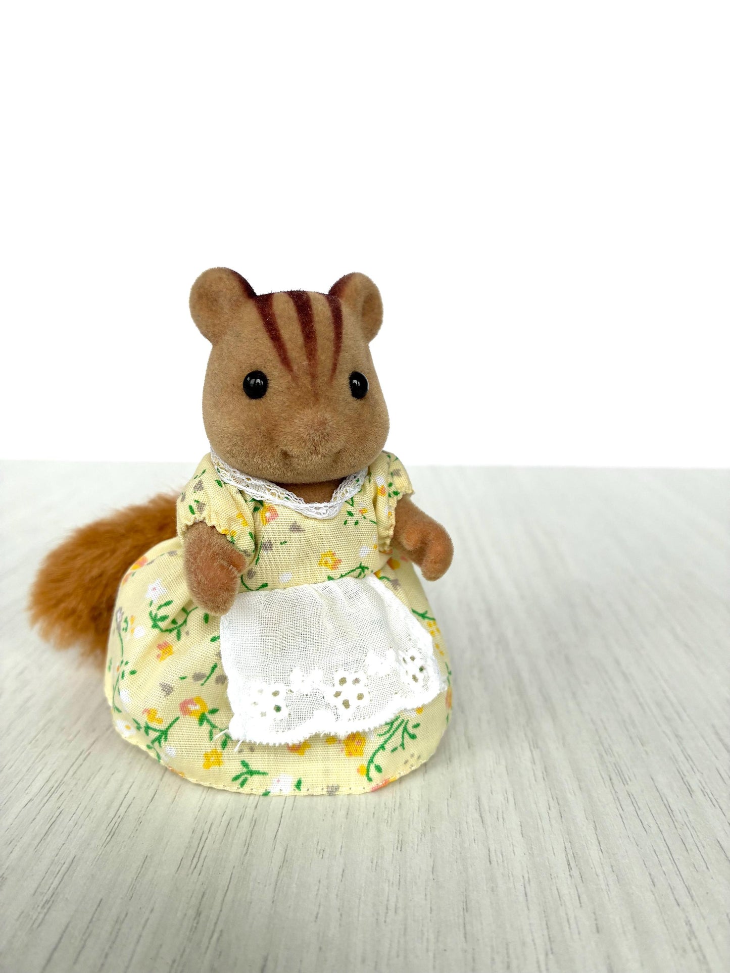 Calico Critters Hazelnut Squirrel Mom — Sylvanian Families