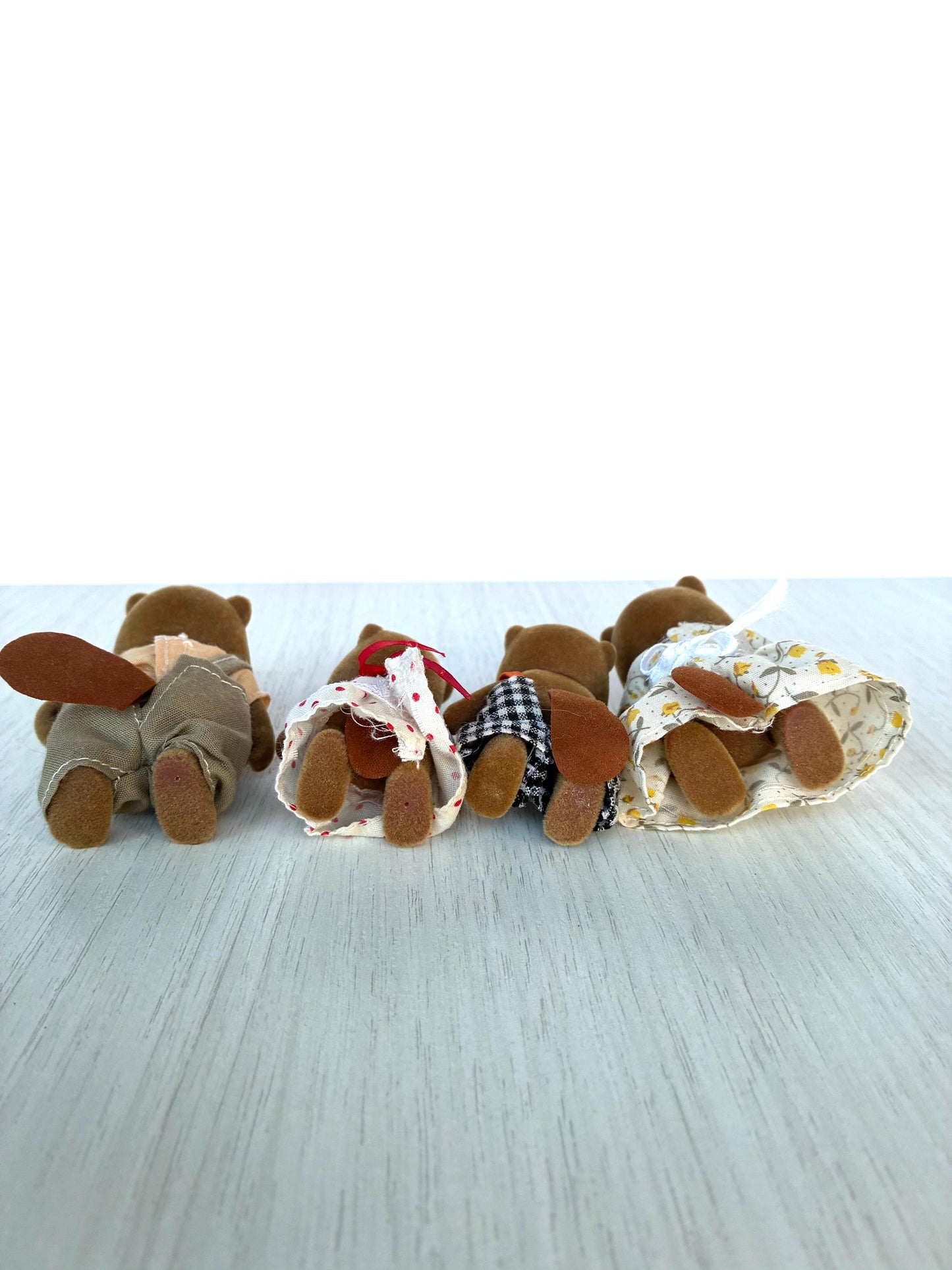Calico Critters Waters Beaver Family with gripping hands, vintage discontinued — Sylvanian Families
