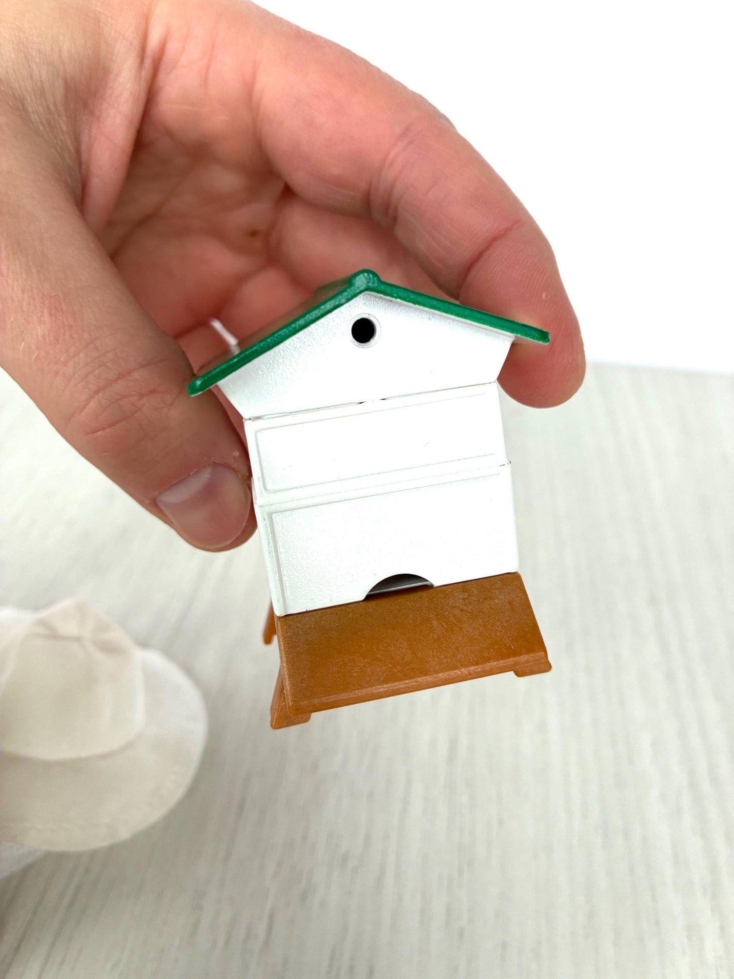 Vintage Beekeeper Set accessory detail — Sylvanian Families / Calico Critters