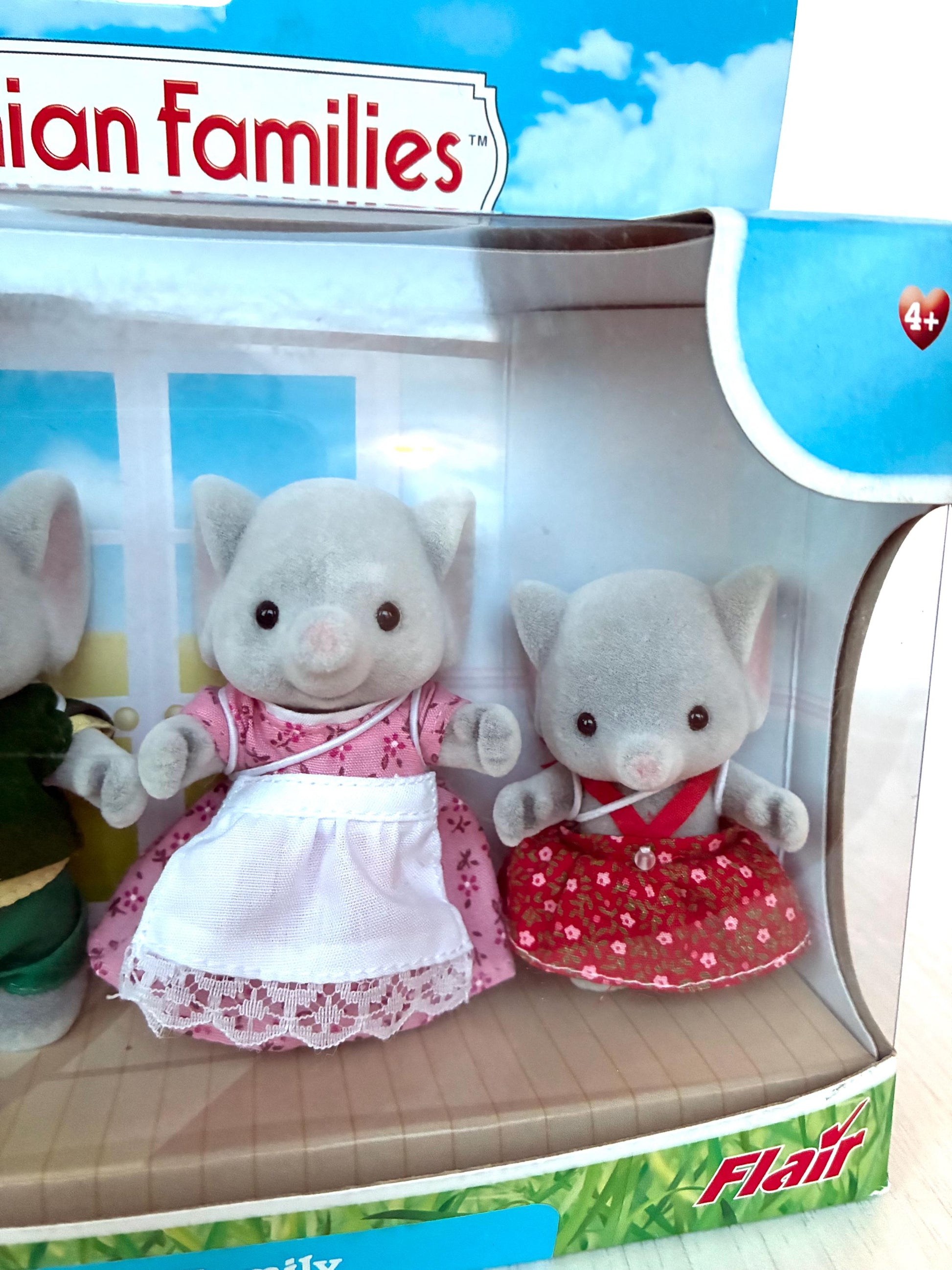 Vintage Calico Critters Ellwoods Elephant Family full set new in box — Sylvanian Families