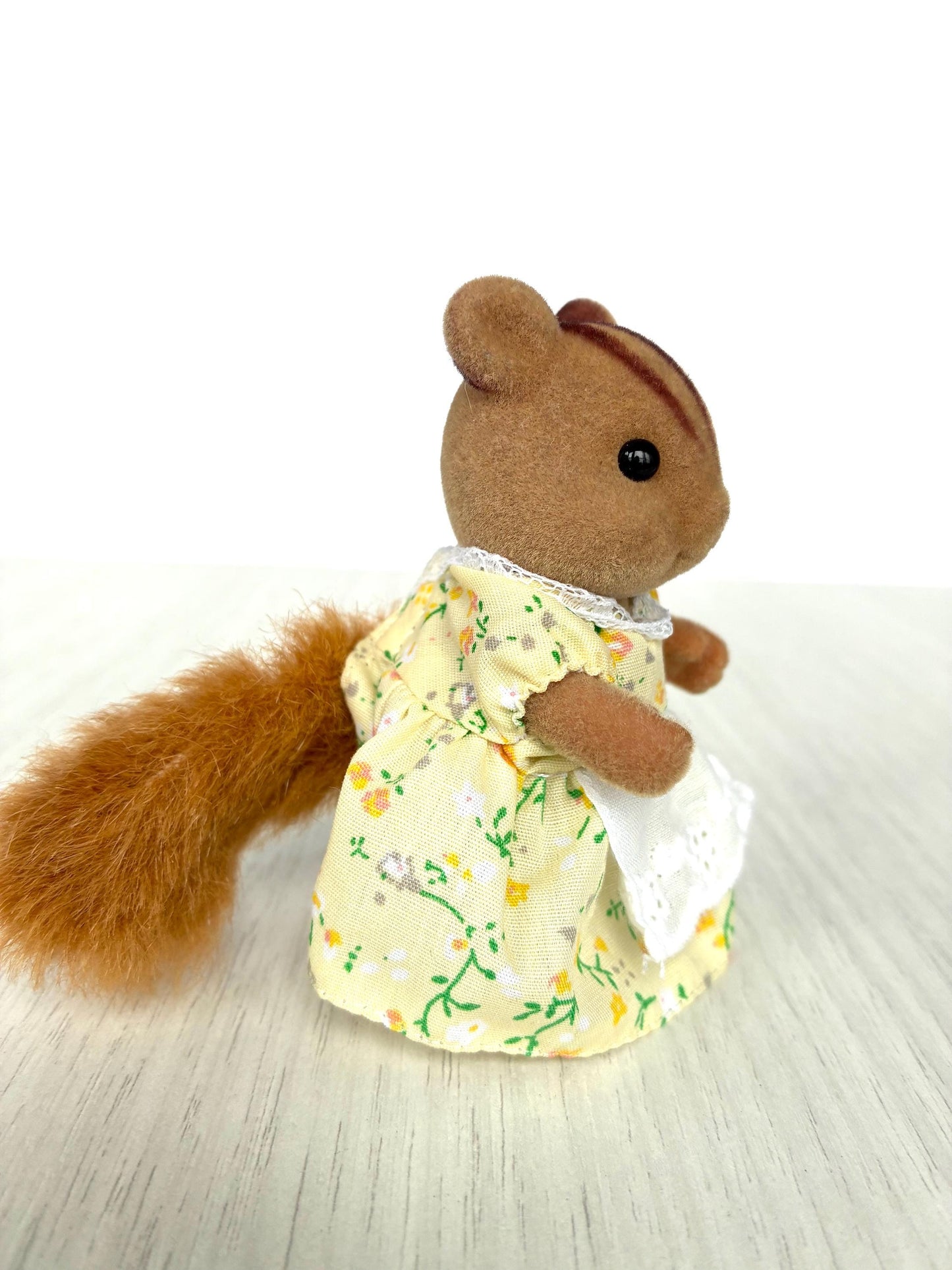Calico Critters Hazelnut Squirrel Mom — Sylvanian Families