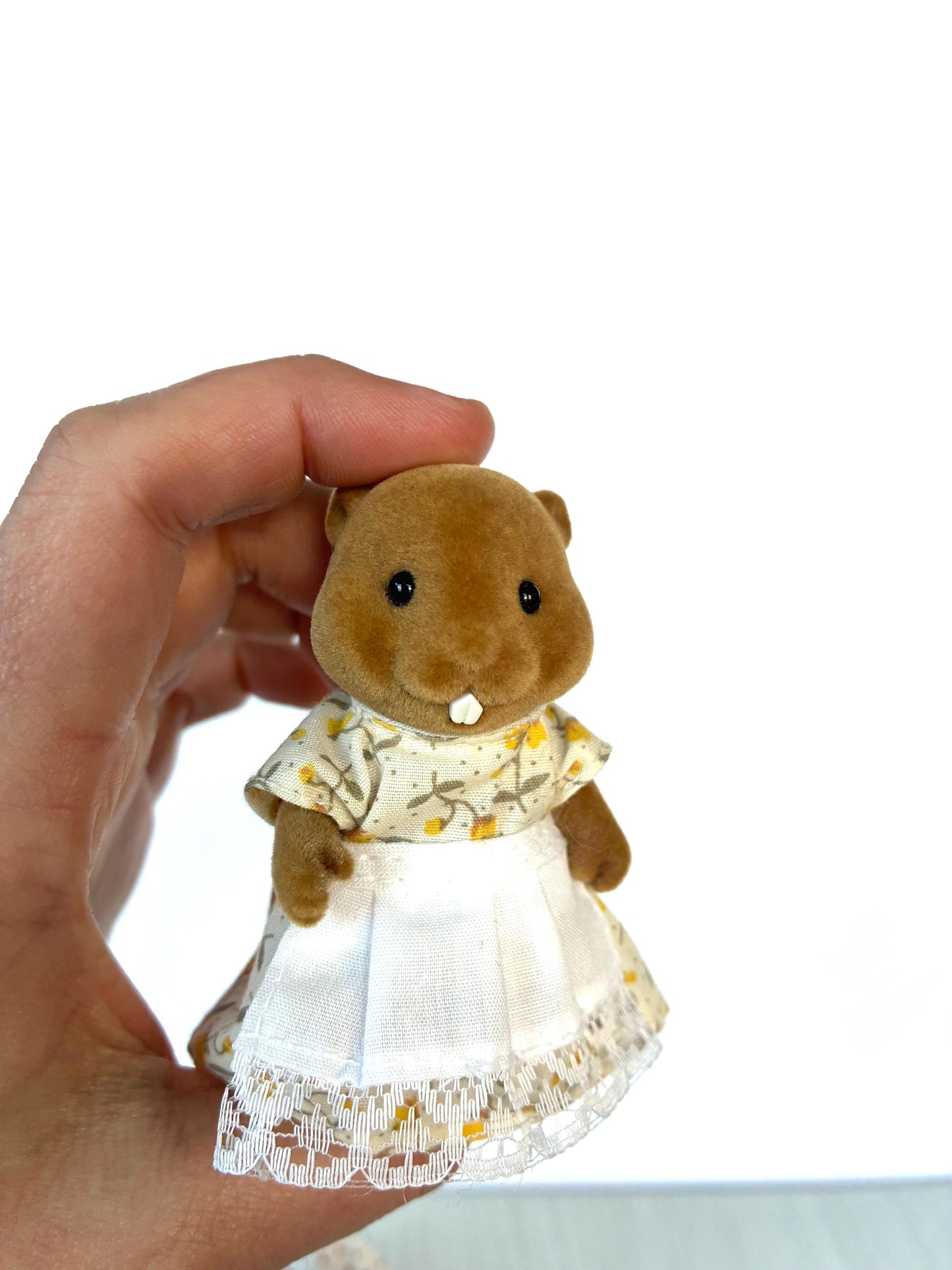 Calico Critters Waters Beaver Family with gripping hands, vintage discontinued — Sylvanian Families
